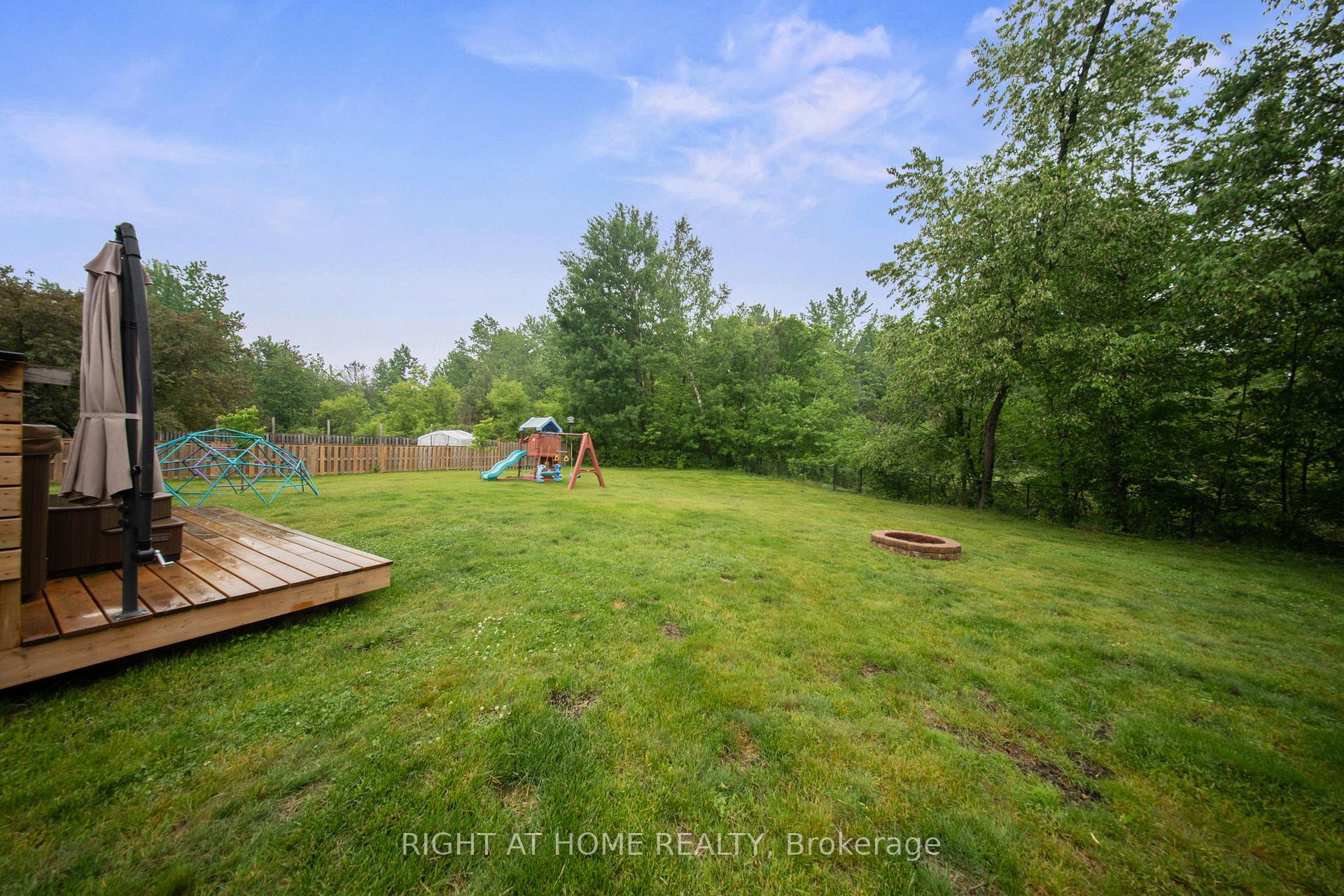 Photo 23 of 18 Edgewood Crescent, Clearview, New Lowell — HOMEH