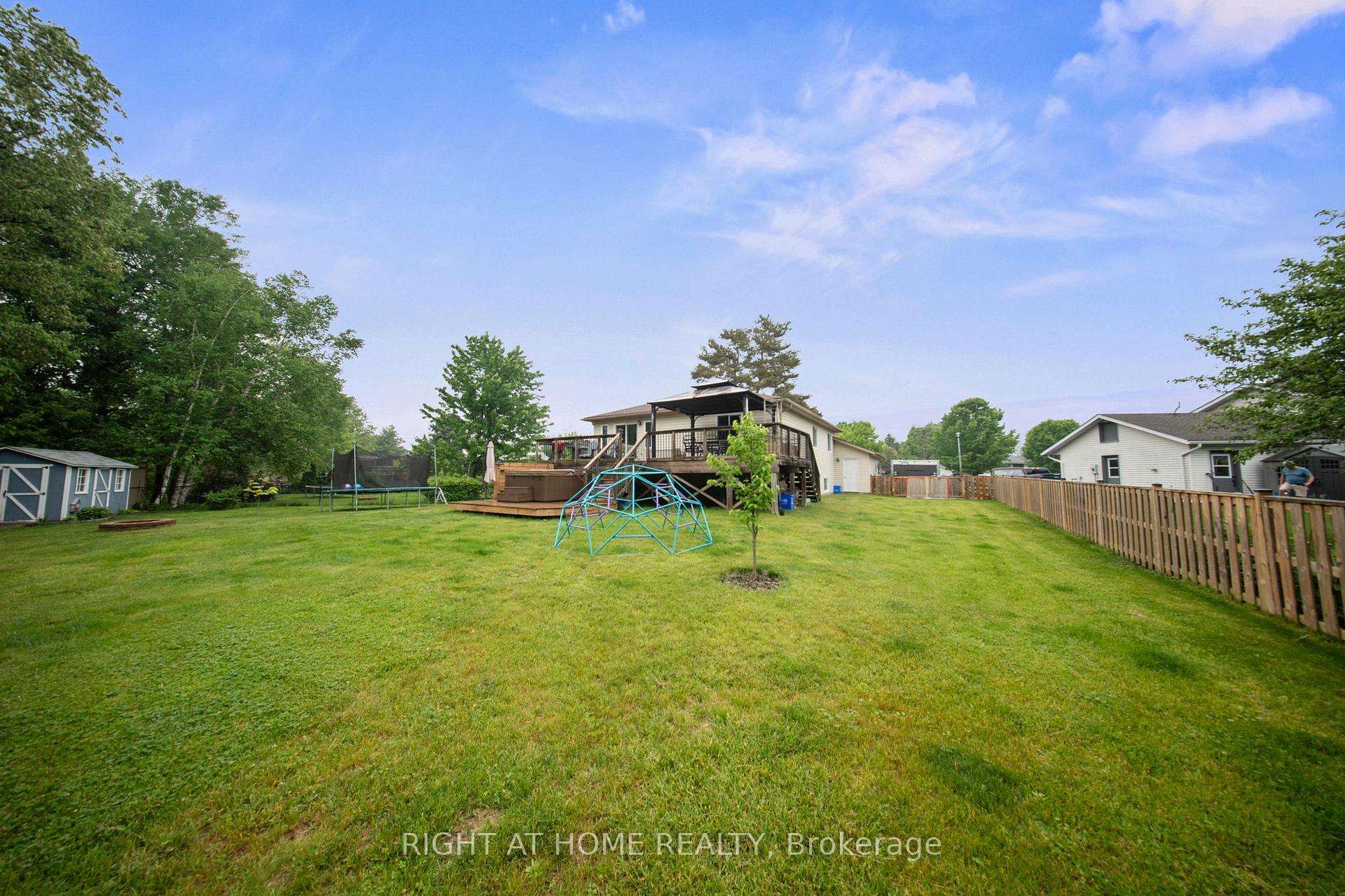 Photo 26 of 18 Edgewood Crescent, Clearview, New Lowell — HOMEH