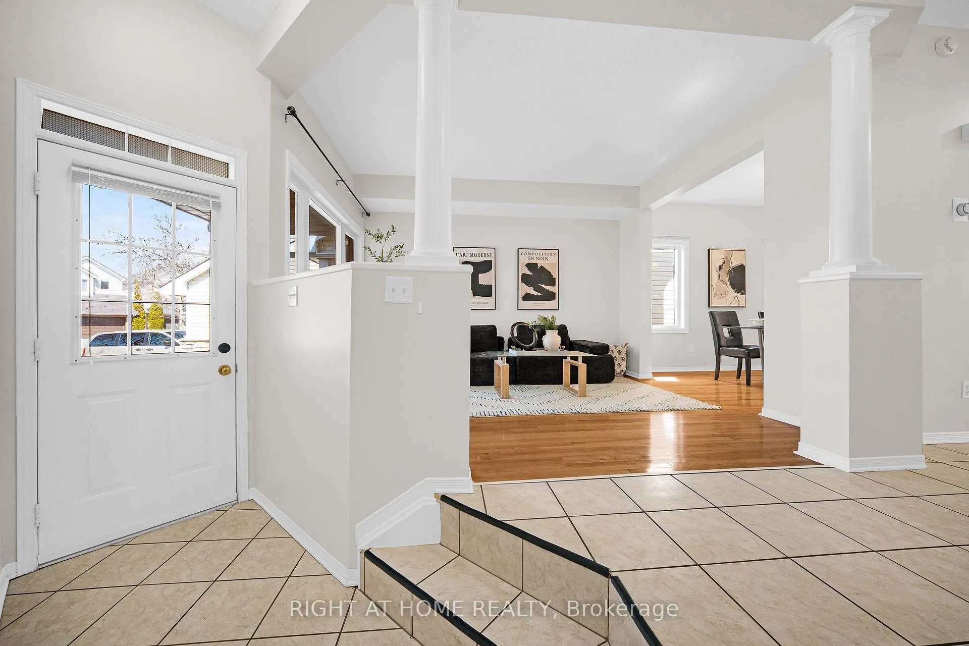 Photo 5 of 1566 Rumford Drive, Ottawa, Fallingbrook/Pineridge — HOMEH