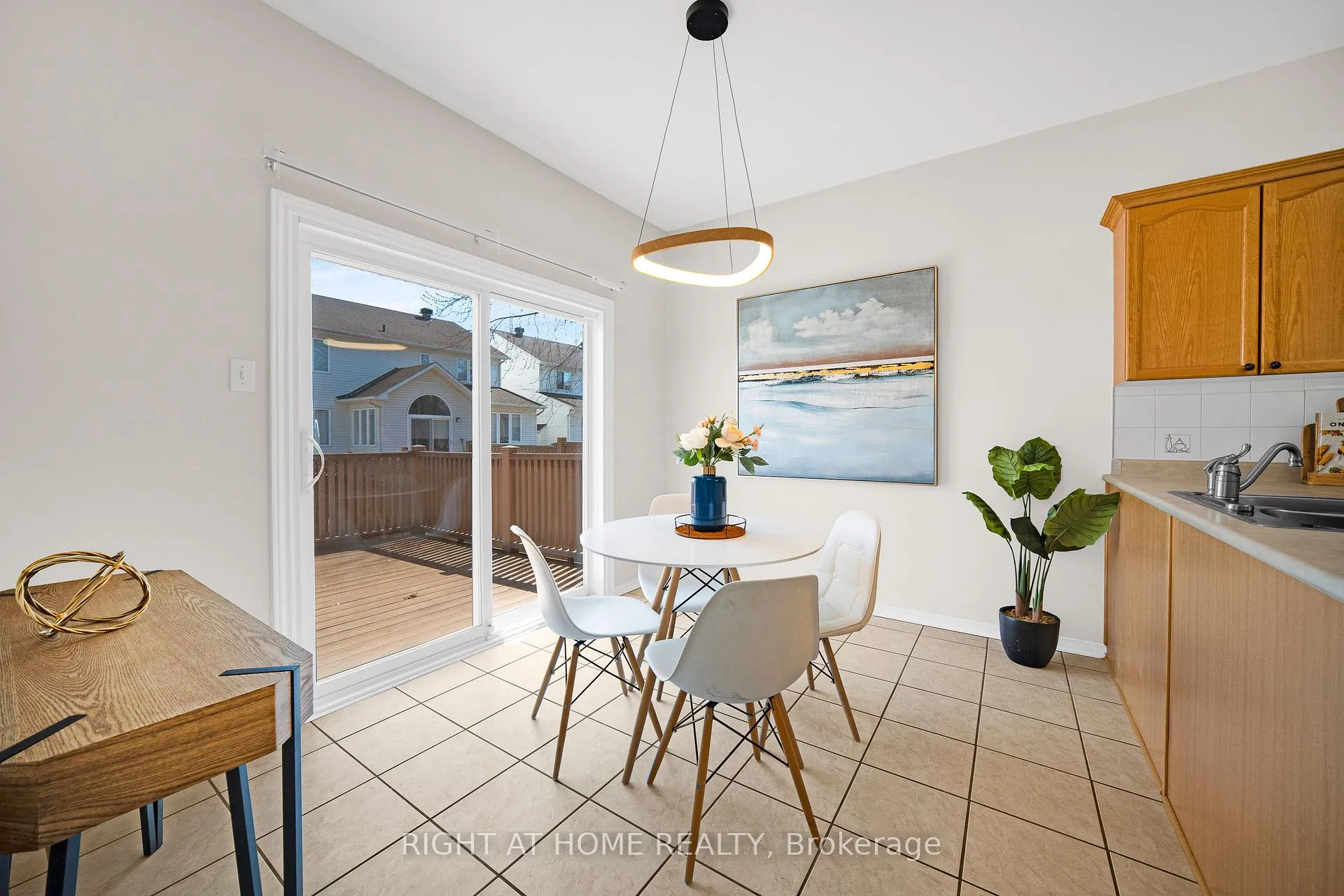 Photo 12 of 1566 Rumford Drive, Ottawa, Fallingbrook/Pineridge — HOMEH