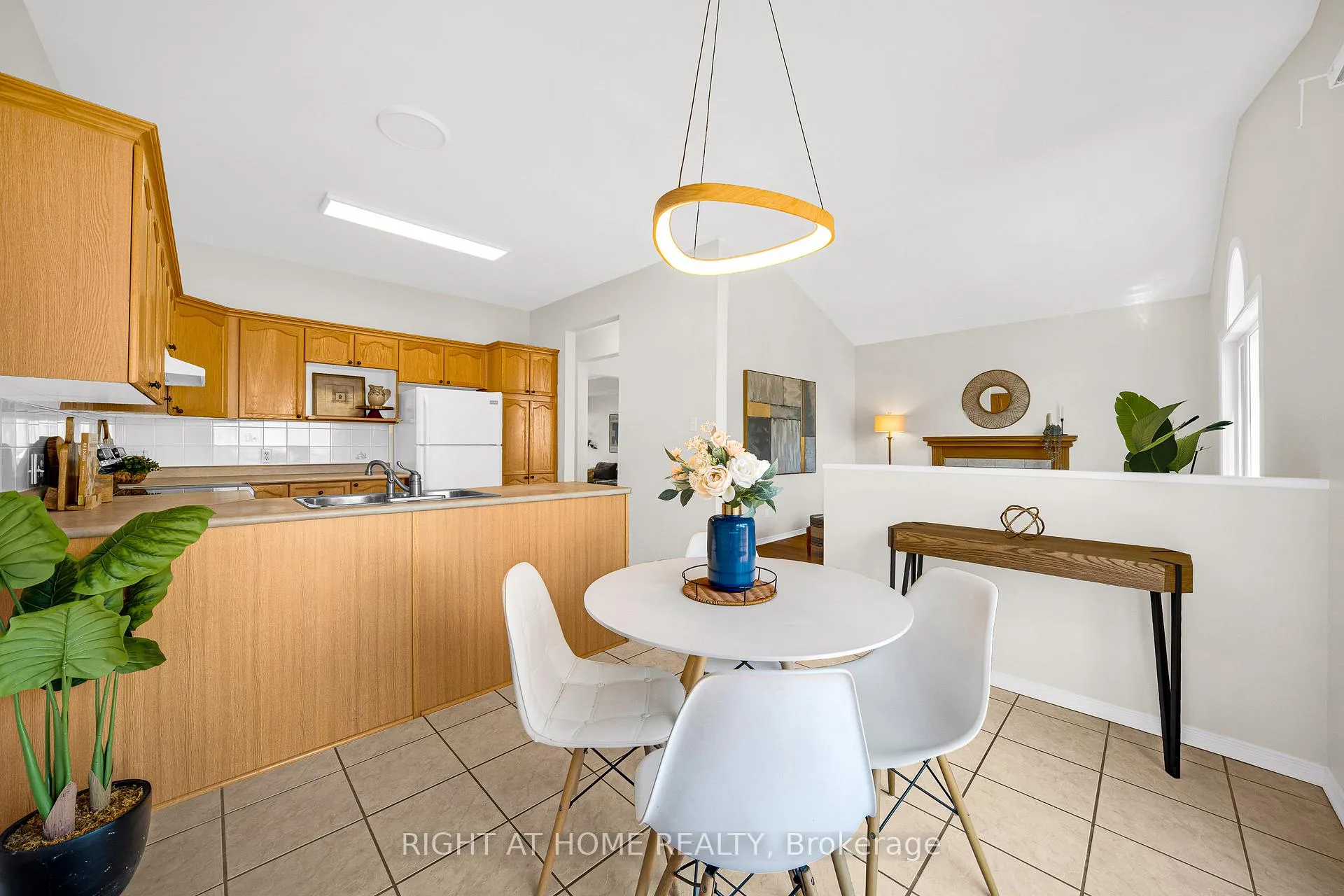 Photo 13 of 1566 Rumford Drive, Ottawa, Fallingbrook/Pineridge — HOMEH