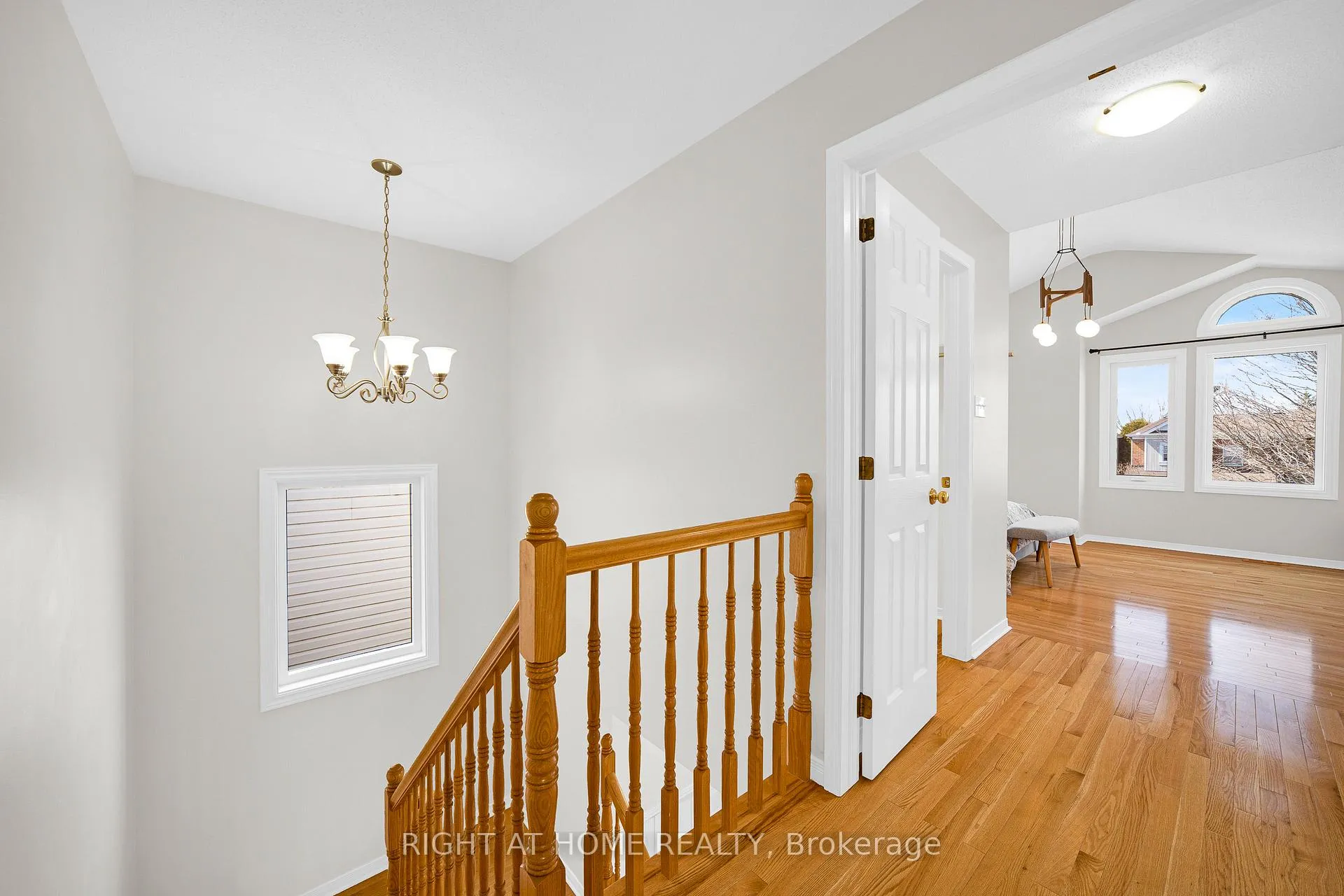 Photo 16 of 1566 Rumford Drive, Ottawa, Fallingbrook/Pineridge — HOMEH