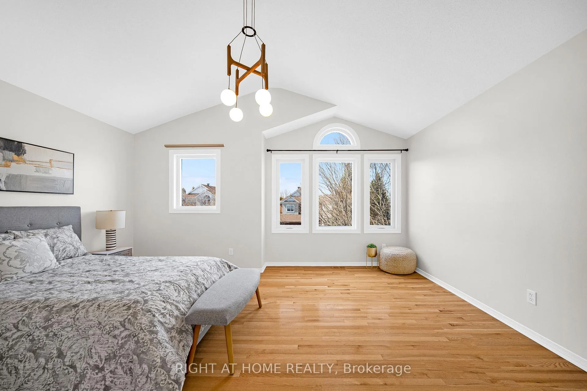 Photo 18 of 1566 Rumford Drive, Ottawa, Fallingbrook/Pineridge — HOMEH
