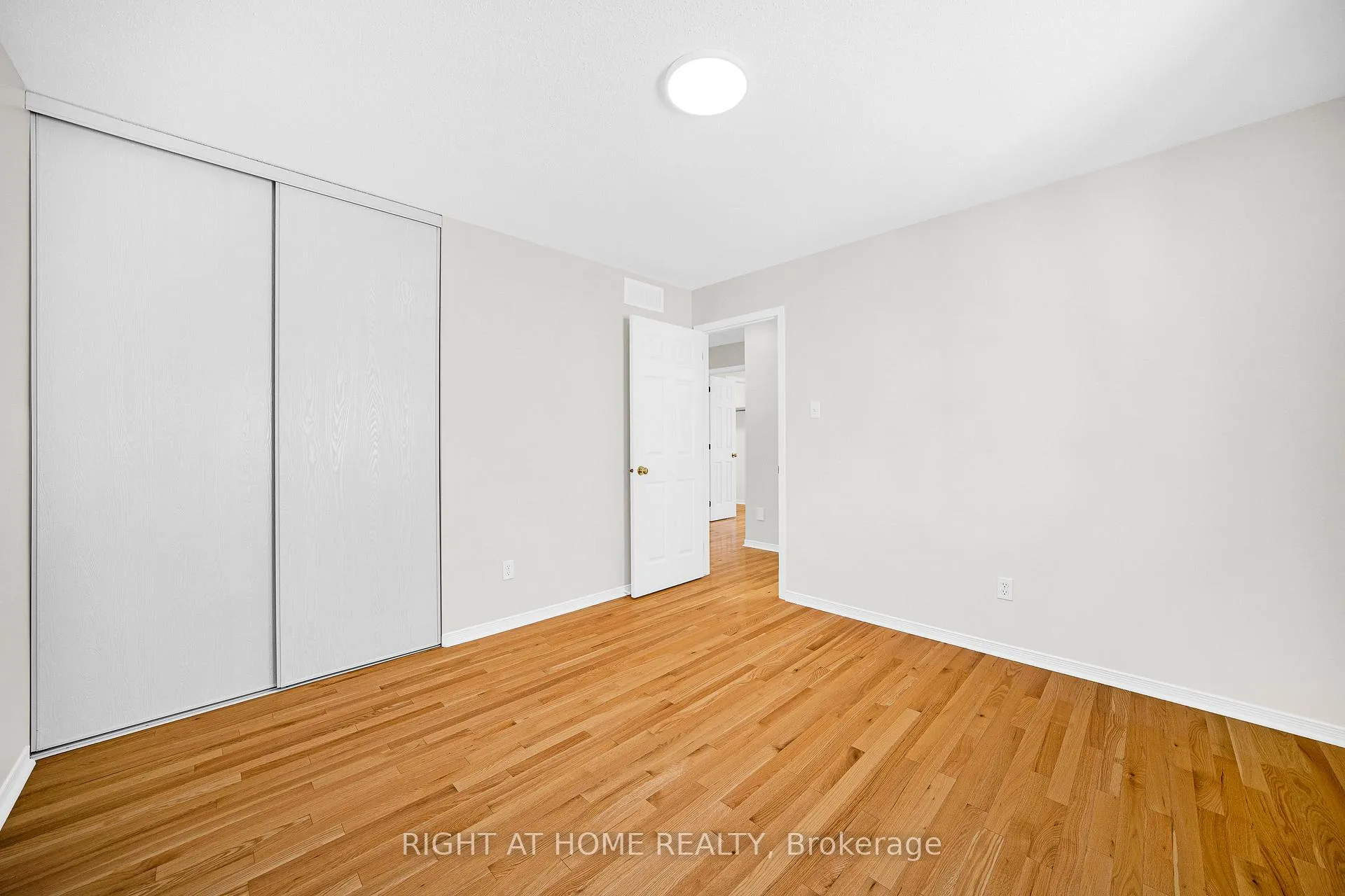 Photo 23 of 1566 Rumford Drive, Ottawa, Fallingbrook/Pineridge — HOMEH