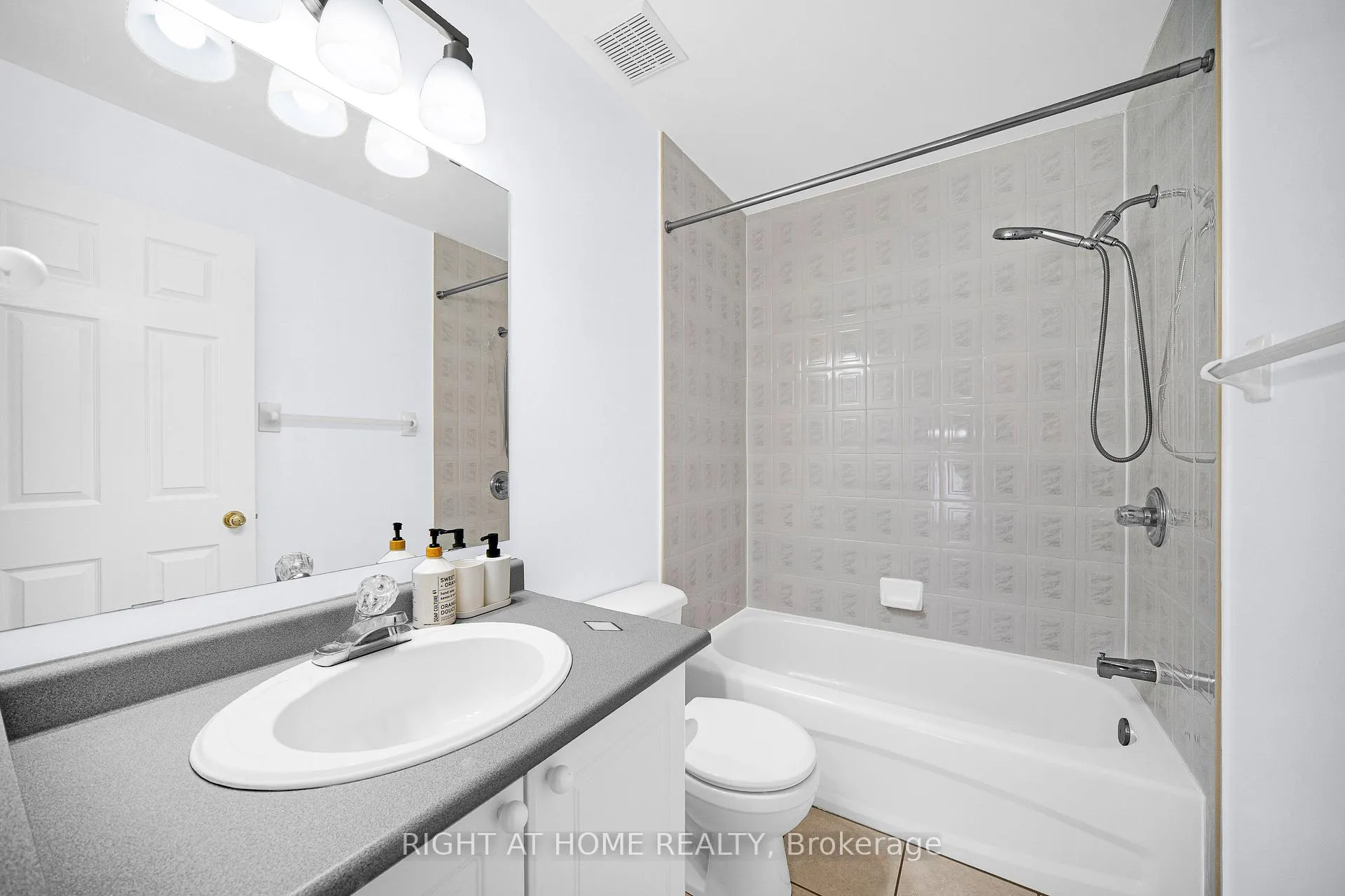 Photo 25 of 1566 Rumford Drive, Ottawa, Fallingbrook/Pineridge — HOMEH