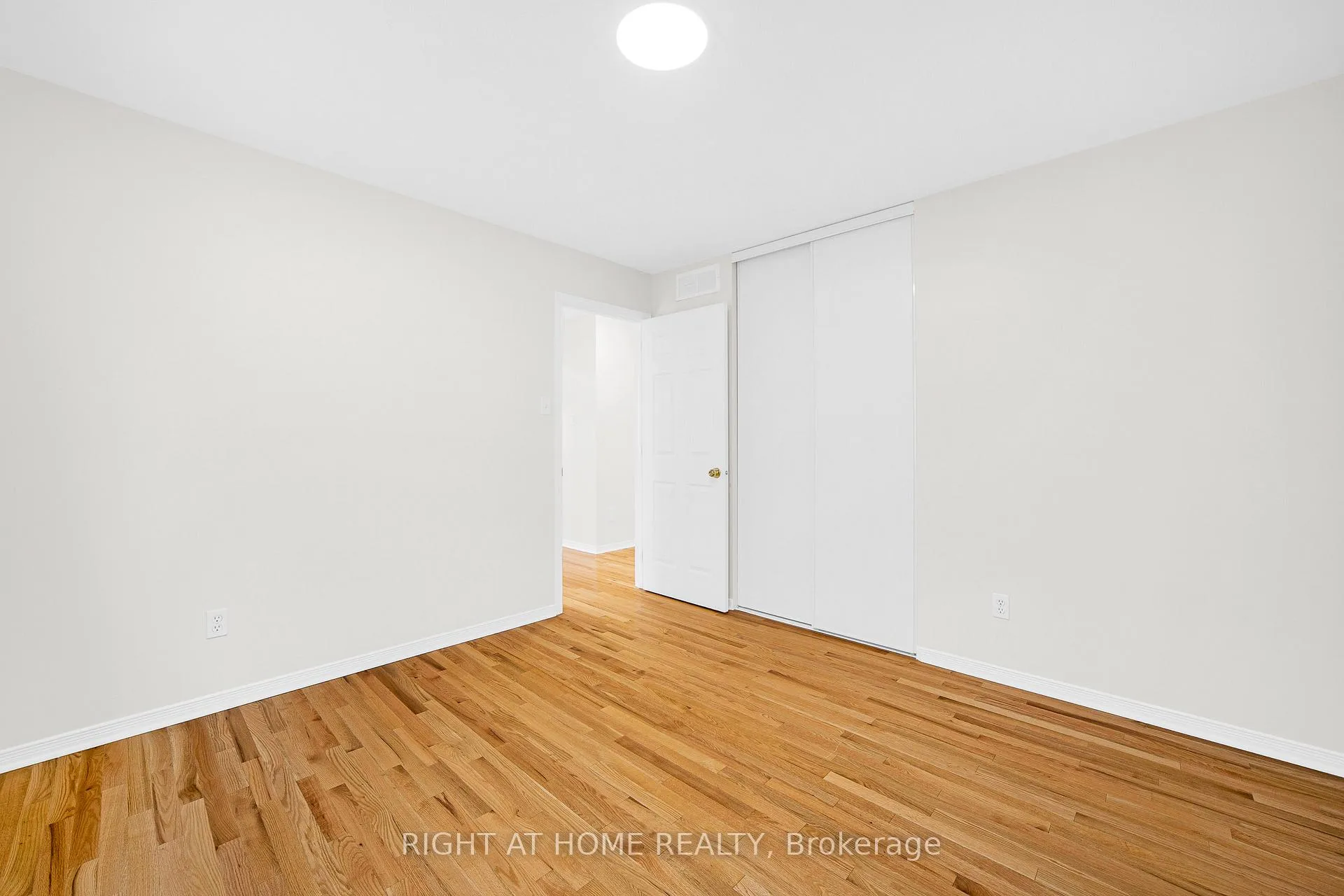 Photo 26 of 1566 Rumford Drive, Ottawa, Fallingbrook/Pineridge — HOMEH