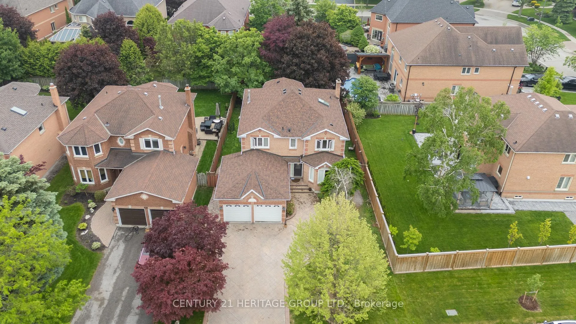 Photo 2 of 27 Charing Crescent, Aurora, Aurora Highlands — HOMEH