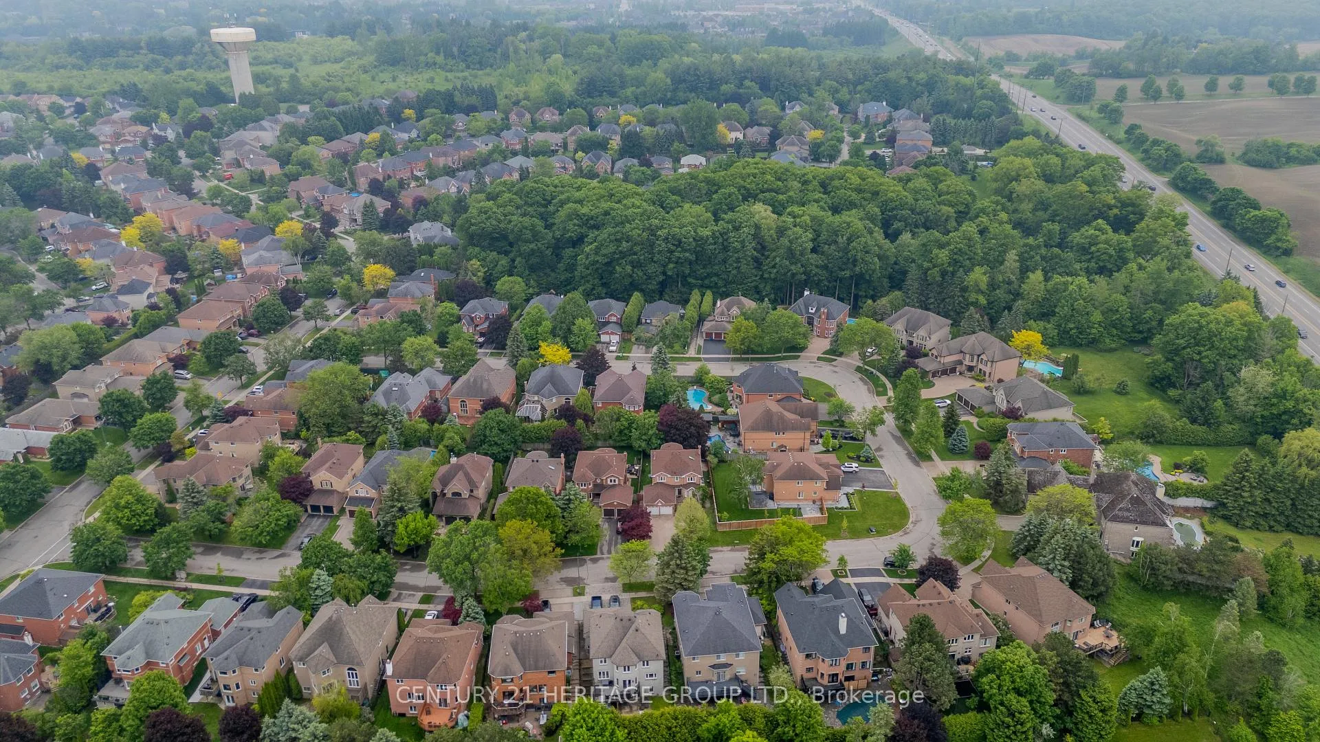 Photo 4 of 27 Charing Crescent, Aurora, Aurora Highlands — HOMEH
