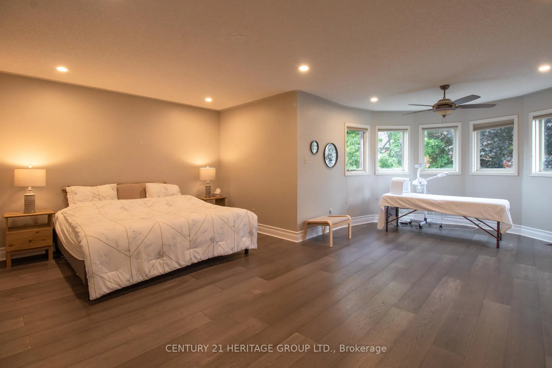 Photo 24 of 27 Charing Crescent, Aurora, Aurora Highlands — HOMEH