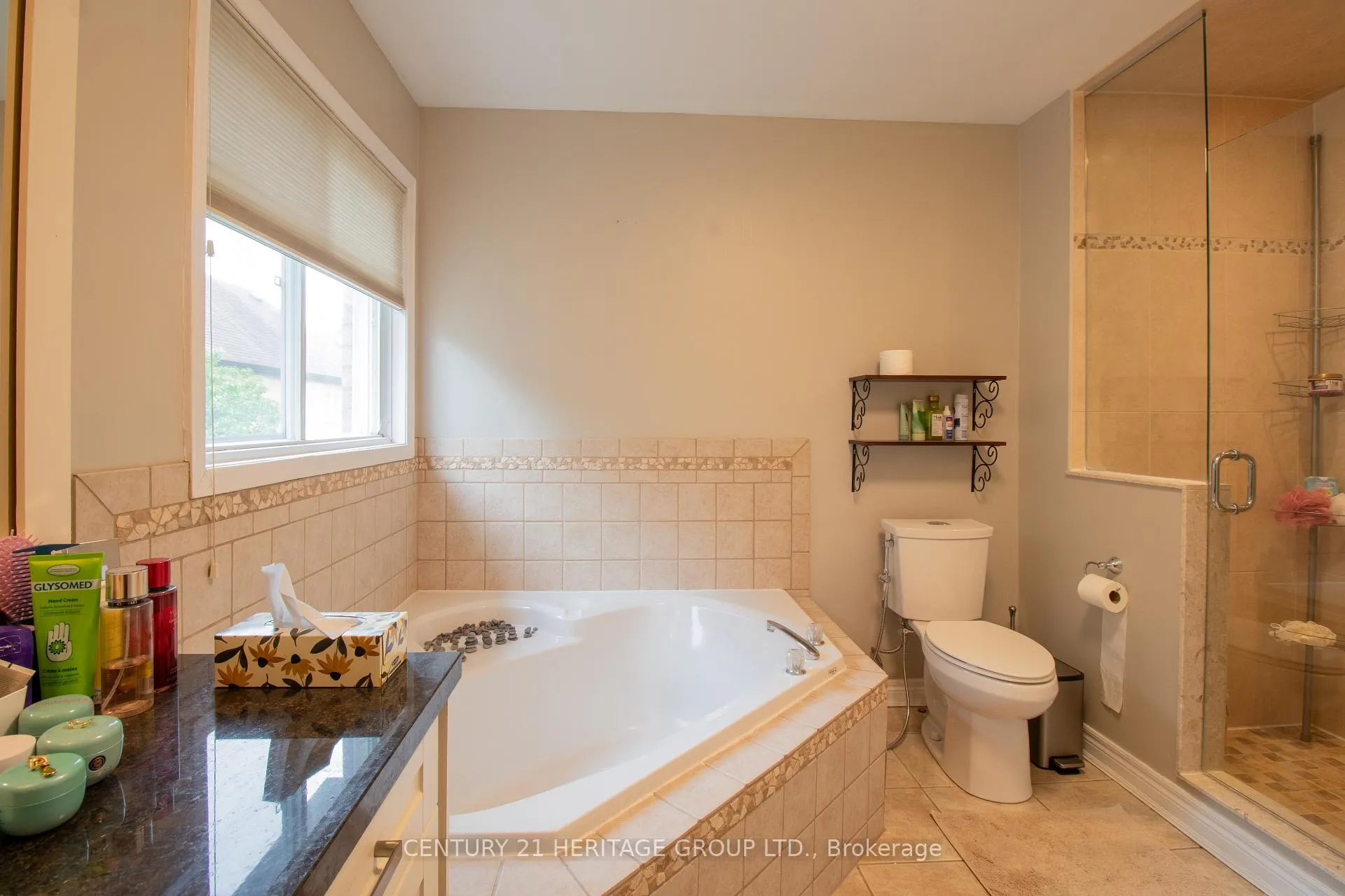 Photo 25 of 27 Charing Crescent, Aurora, Aurora Highlands — HOMEH
