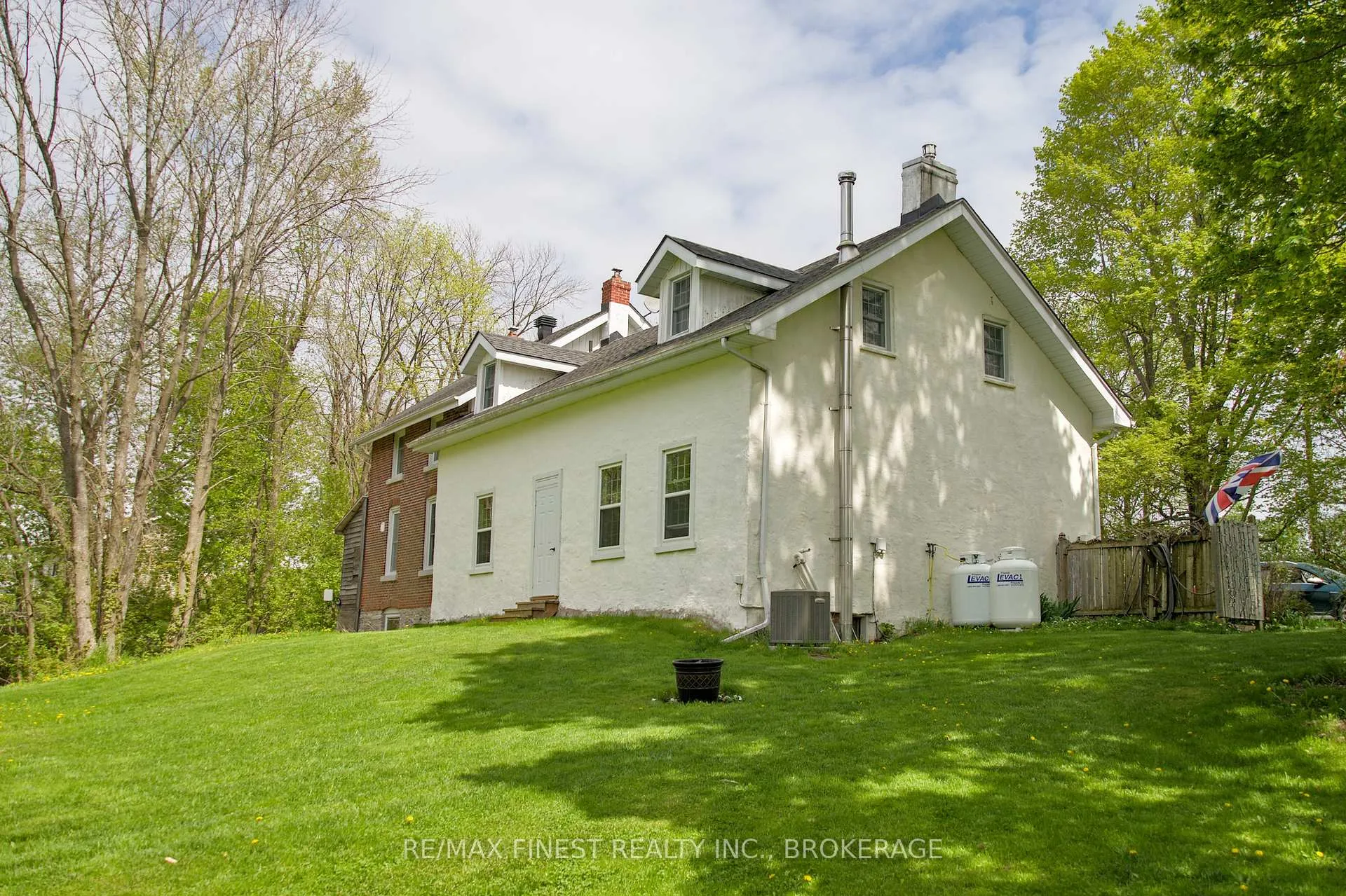 Photo 31 of 2750 Front Road, Loyalist, Lennox and Addington - South — HOMEH