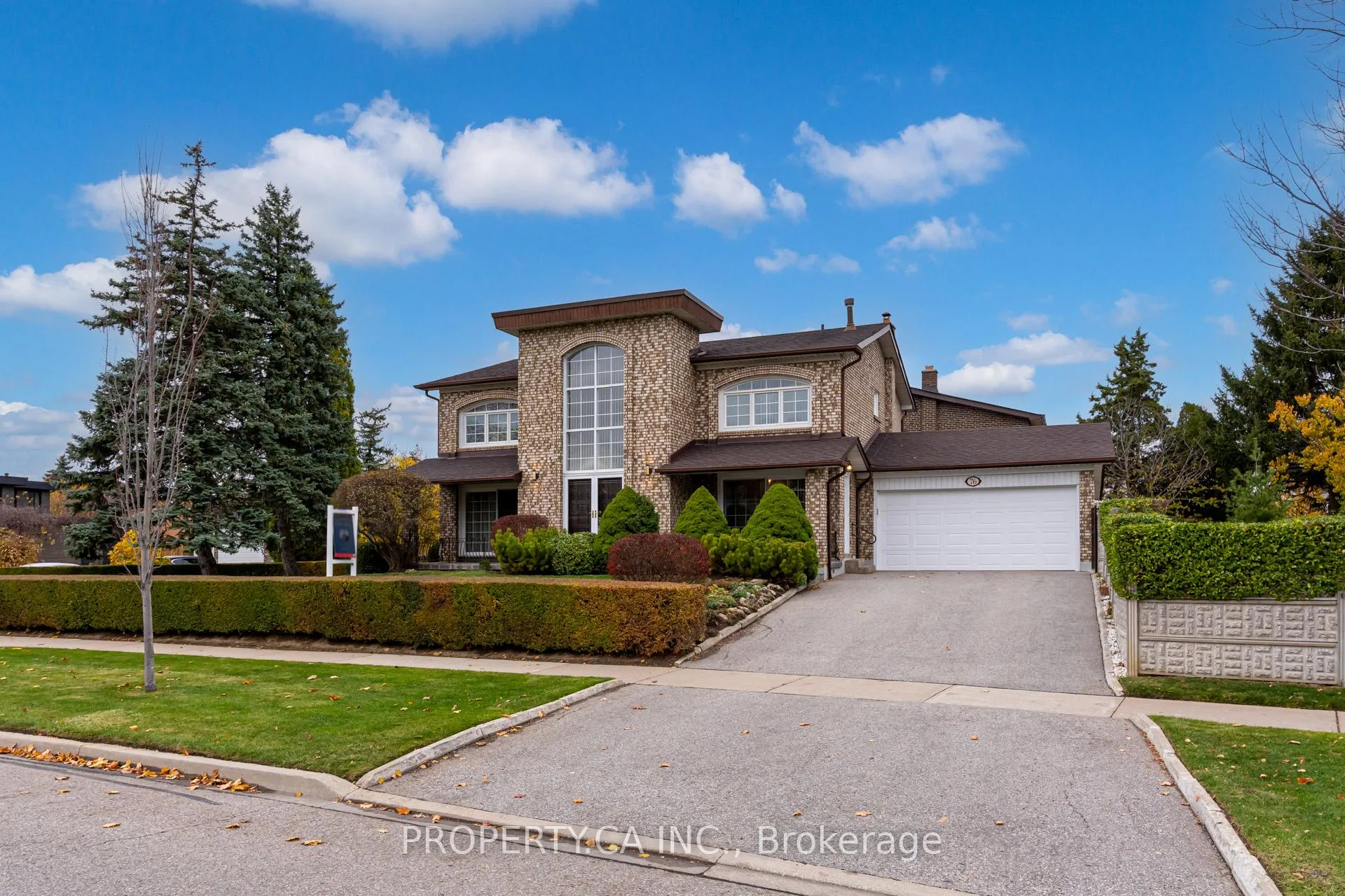 Photo 2 of 76 Wigwoss Drive, Vaughan, West Woodbridge — HOMEH