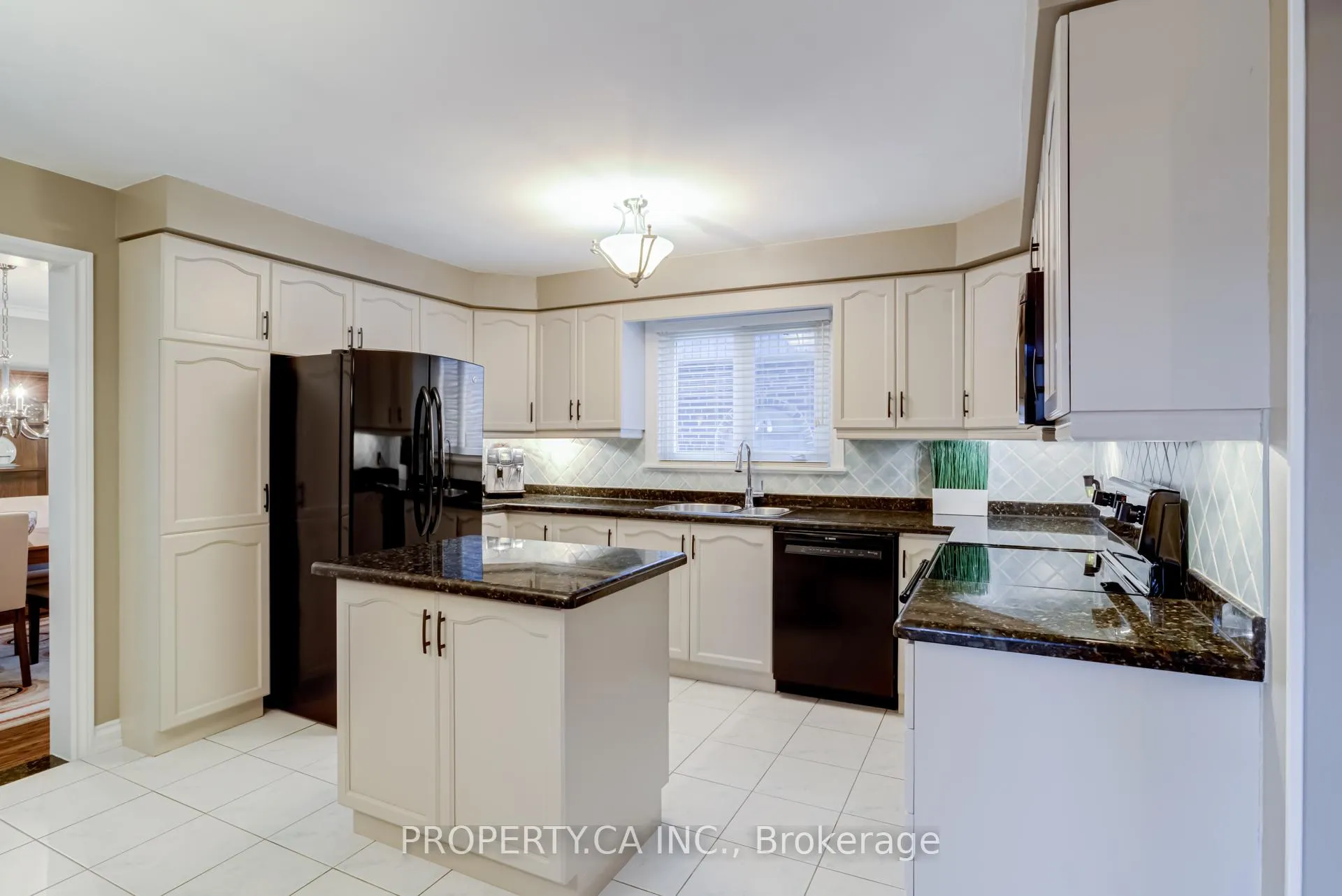 Photo 16 of 76 Wigwoss Drive, Vaughan, West Woodbridge — HOMEH