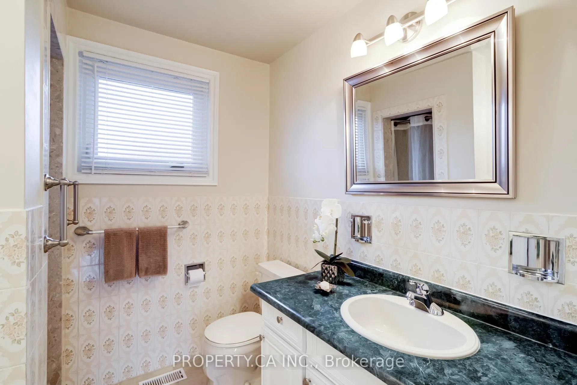 Photo 24 of 76 Wigwoss Drive, Vaughan, West Woodbridge — HOMEH