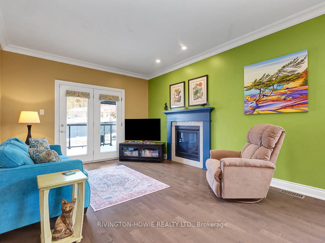 Photo 2 of 725 Meadowridge Circle, Ottawa, Carp — HOMEH
