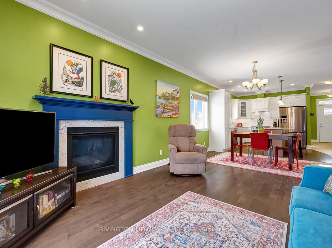 Photo 4 of 725 Meadowridge Circle, Ottawa, Carp — HOMEH