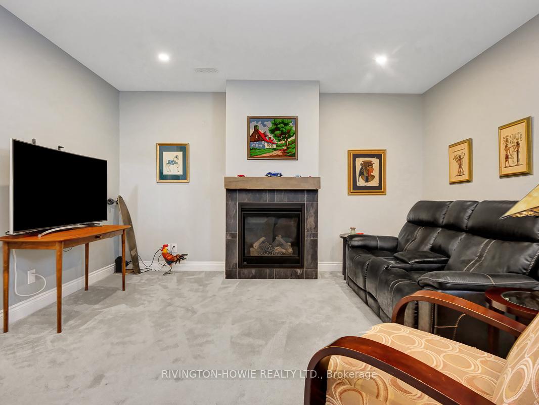 Photo 19 of 725 Meadowridge Circle, Ottawa, Carp — HOMEH