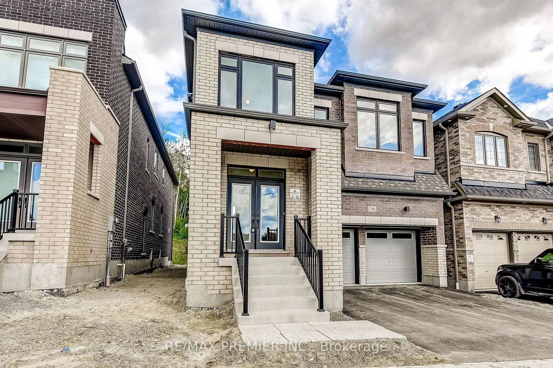 Photo 1 of 1248 Talisman Manor, Pickering, Rural Pickering — HOMEH