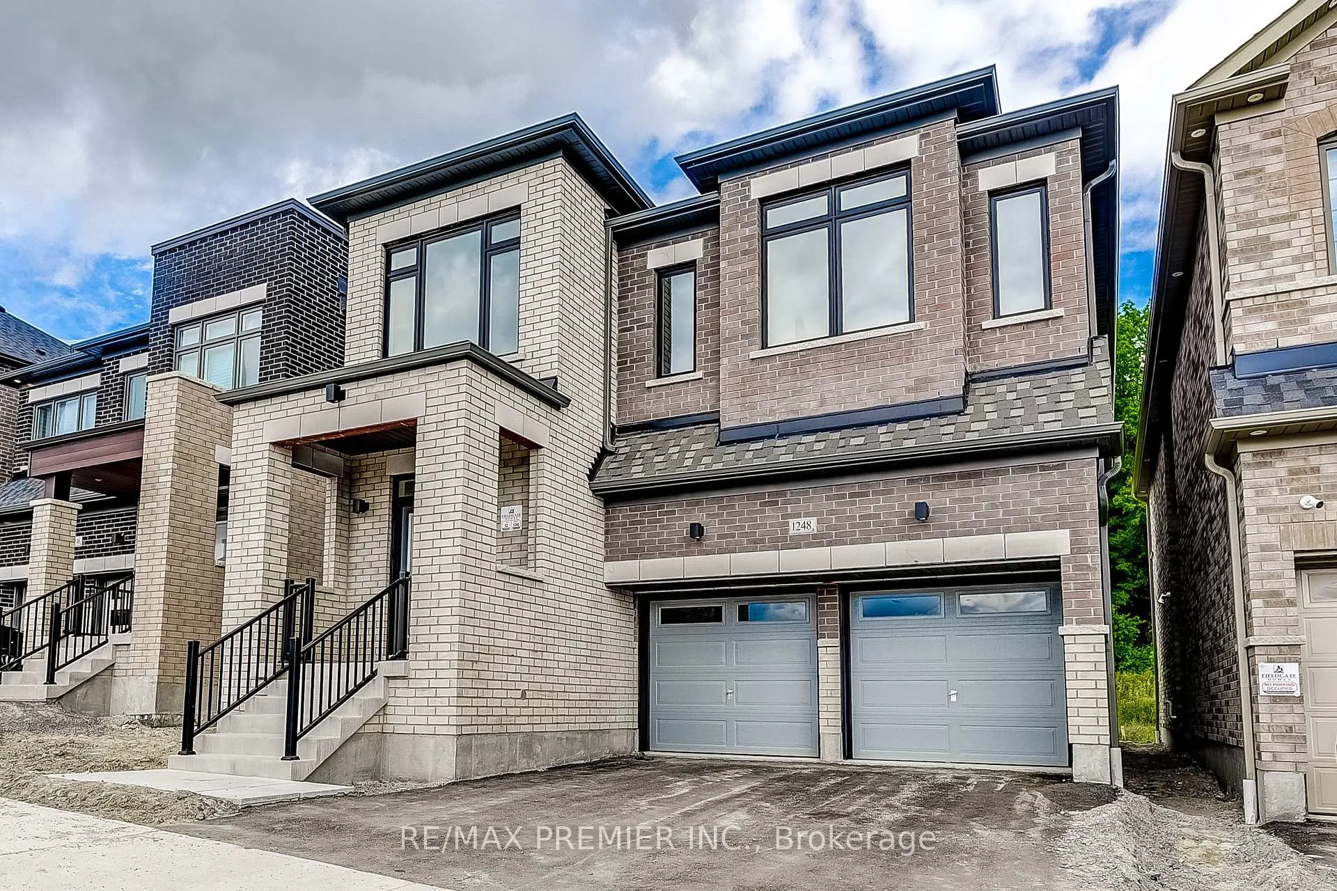 Photo 2 of 1248 Talisman Manor, Pickering, Rural Pickering — HOMEH