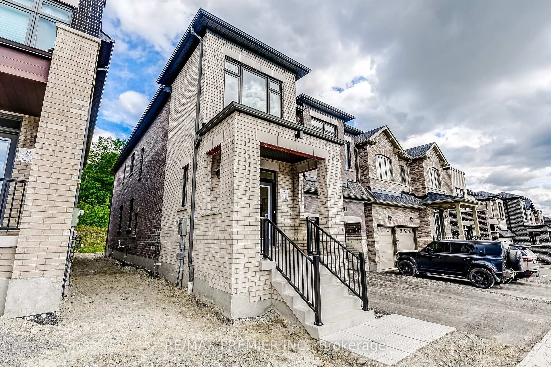 Photo 3 of 1248 Talisman Manor, Pickering, Rural Pickering — HOMEH