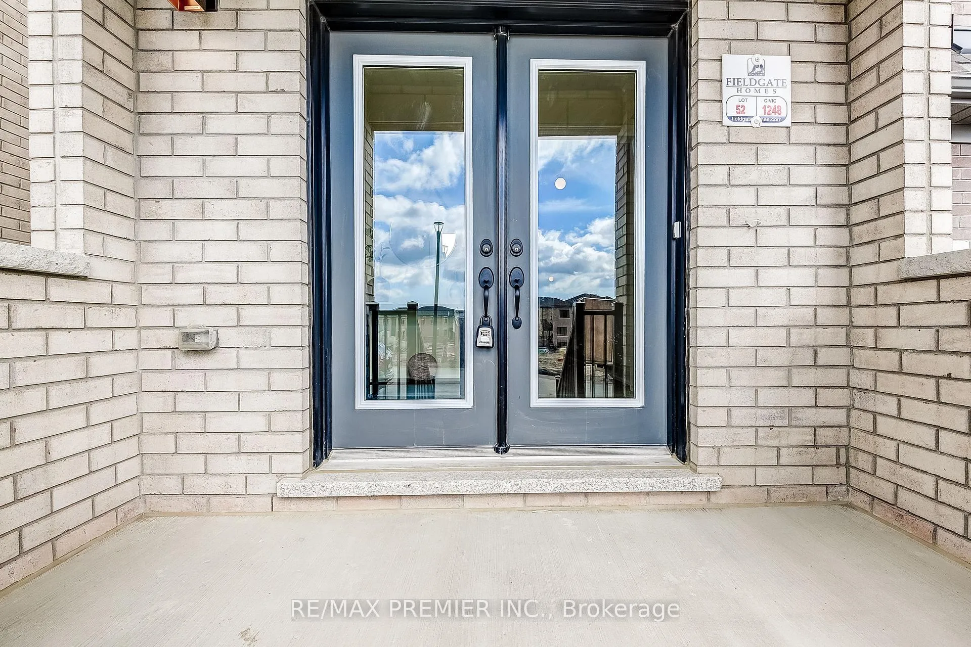 Photo 5 of 1248 Talisman Manor, Pickering, Rural Pickering — HOMEH