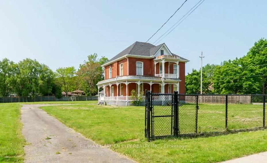 Photo 3 of 122 Main Street E, Grimsby, Grimsby East — HOMEH
