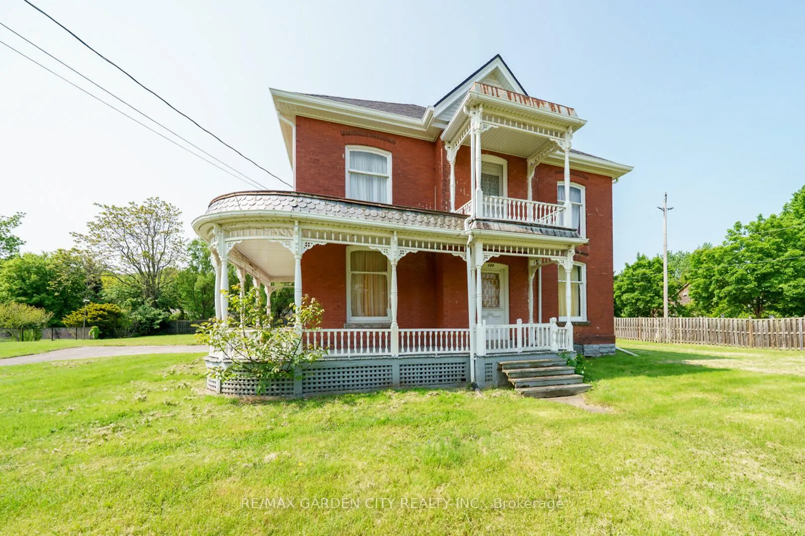 Photo 6 of 122 Main Street E, Grimsby, Grimsby East — HOMEH