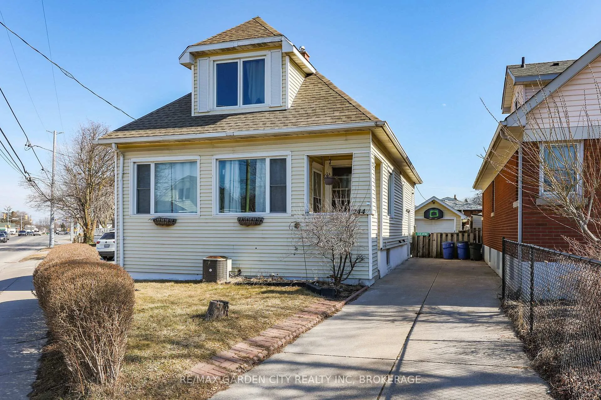 Photo 1 of 244 Niagara Street, St. Catharines, Facer — HOMEH