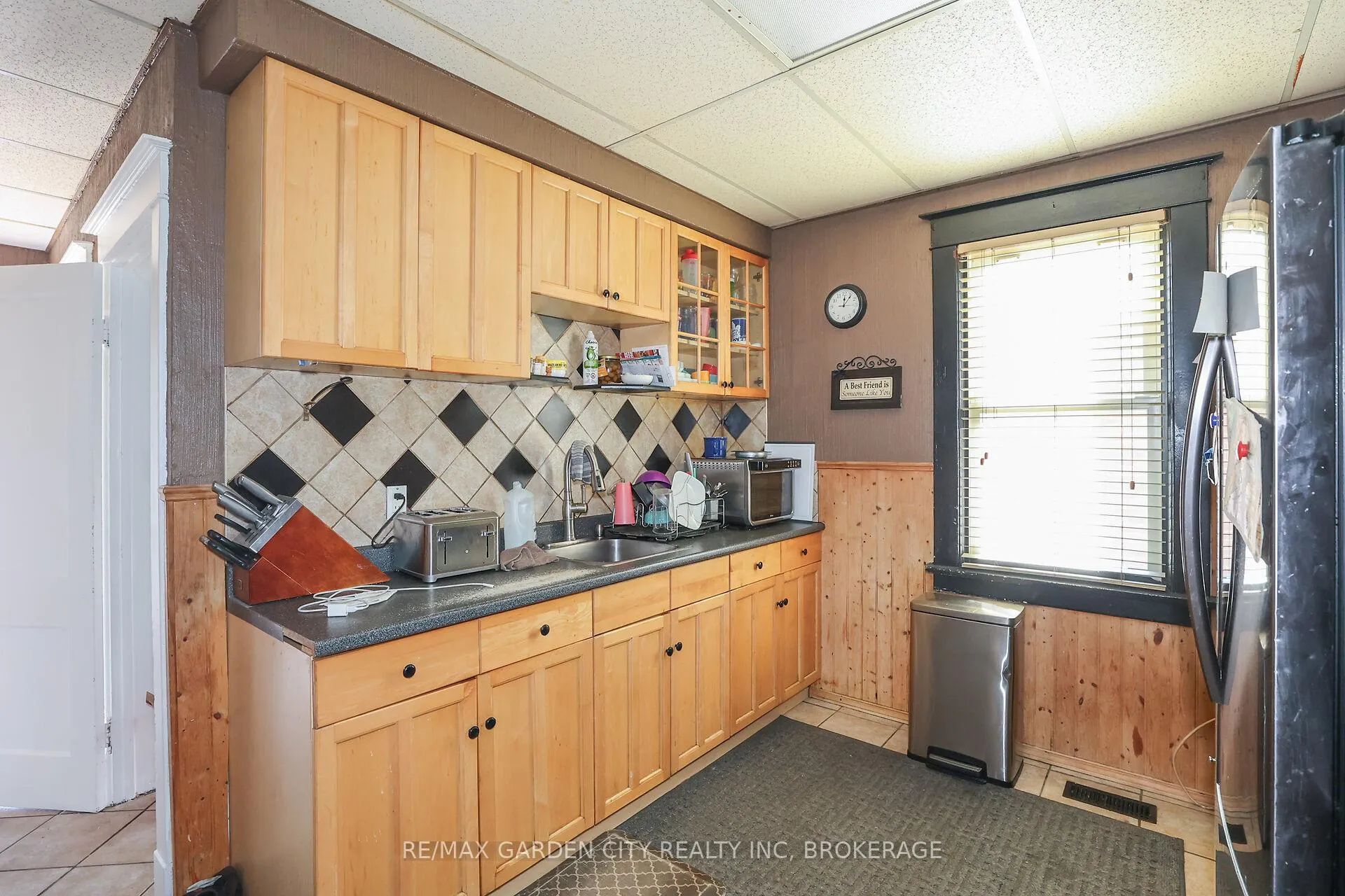 Photo 9 of 244 Niagara Street, St. Catharines, Facer — HOMEH
