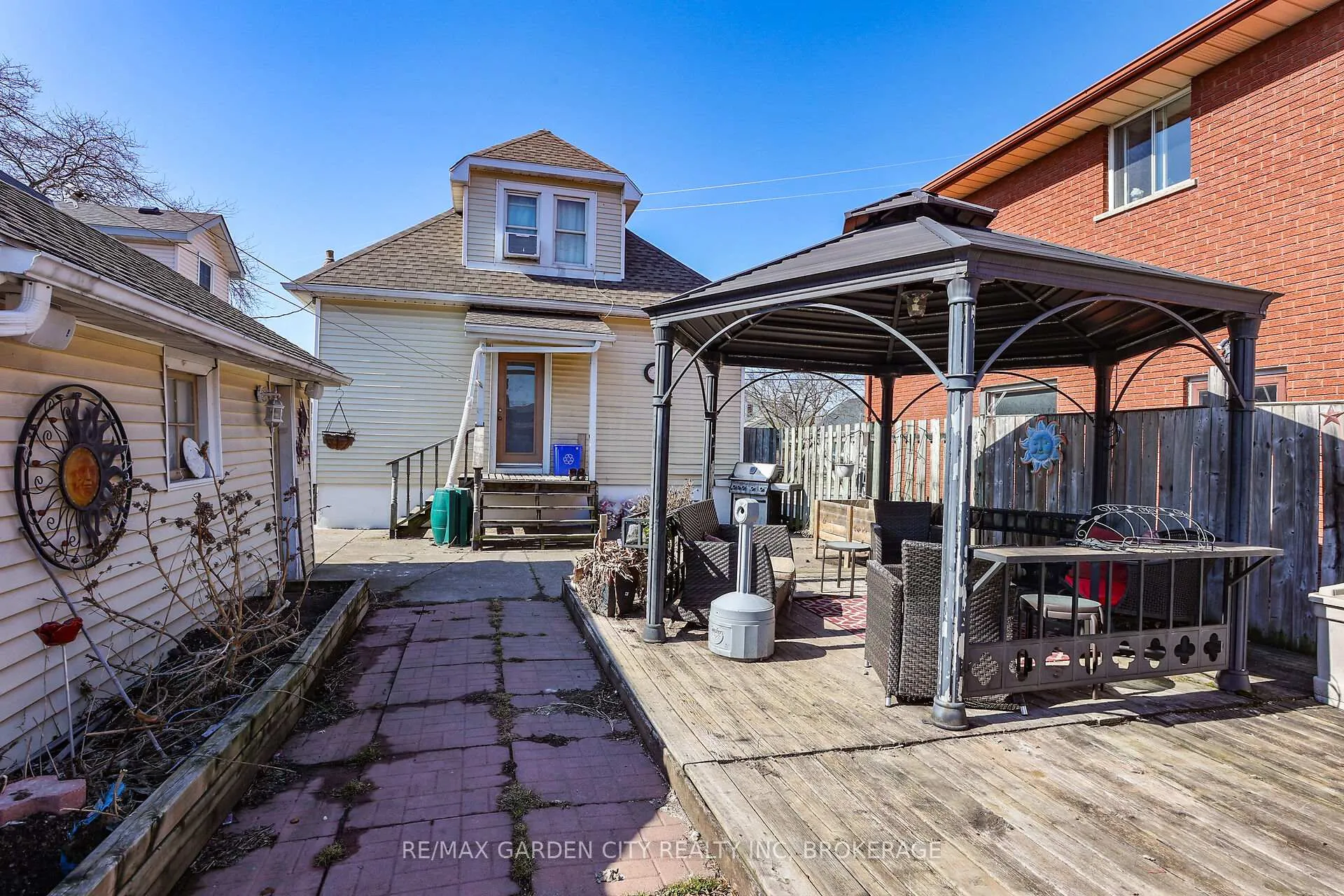 Photo 32 of 244 Niagara Street, St. Catharines, Facer — HOMEH