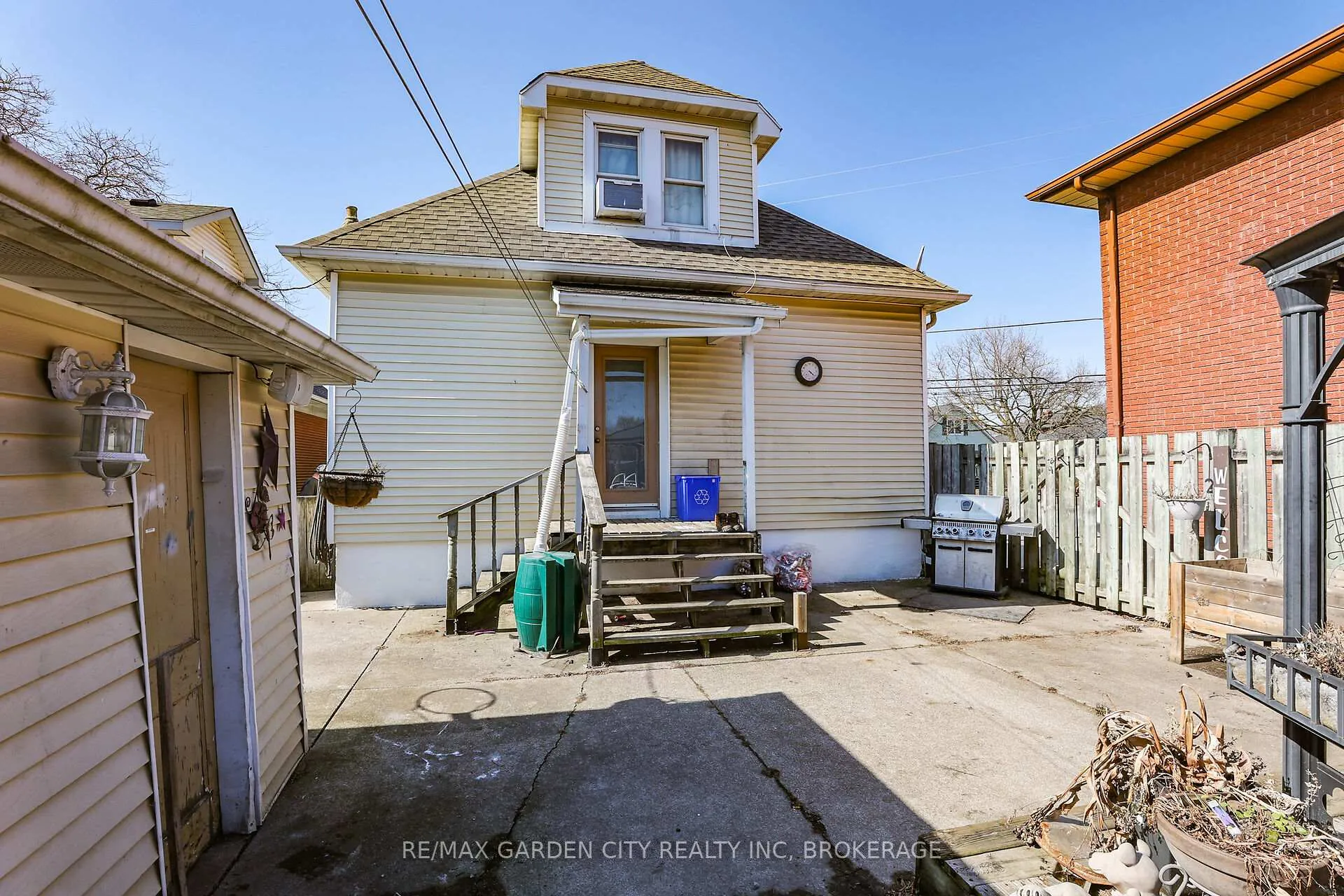 Photo 33 of 244 Niagara Street, St. Catharines, Facer — HOMEH