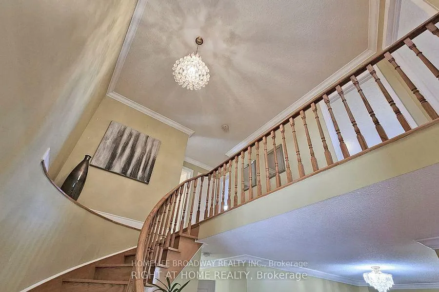 Photo 13 of 9 Trillium Drive, Aurora, Aurora Highlands — HOMEH