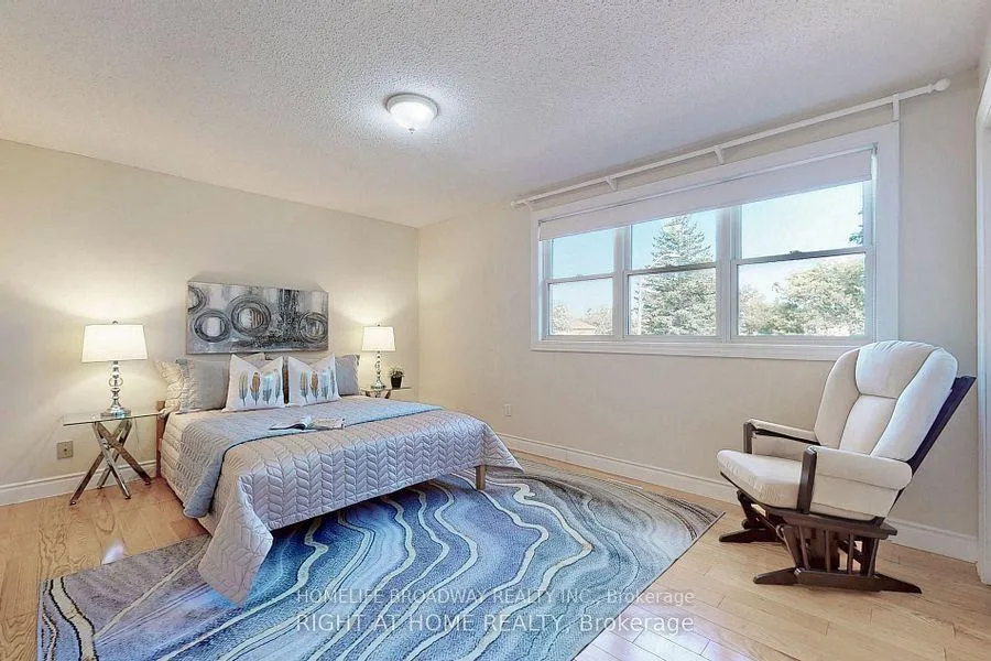 Photo 17 of 9 Trillium Drive, Aurora, Aurora Highlands — HOMEH