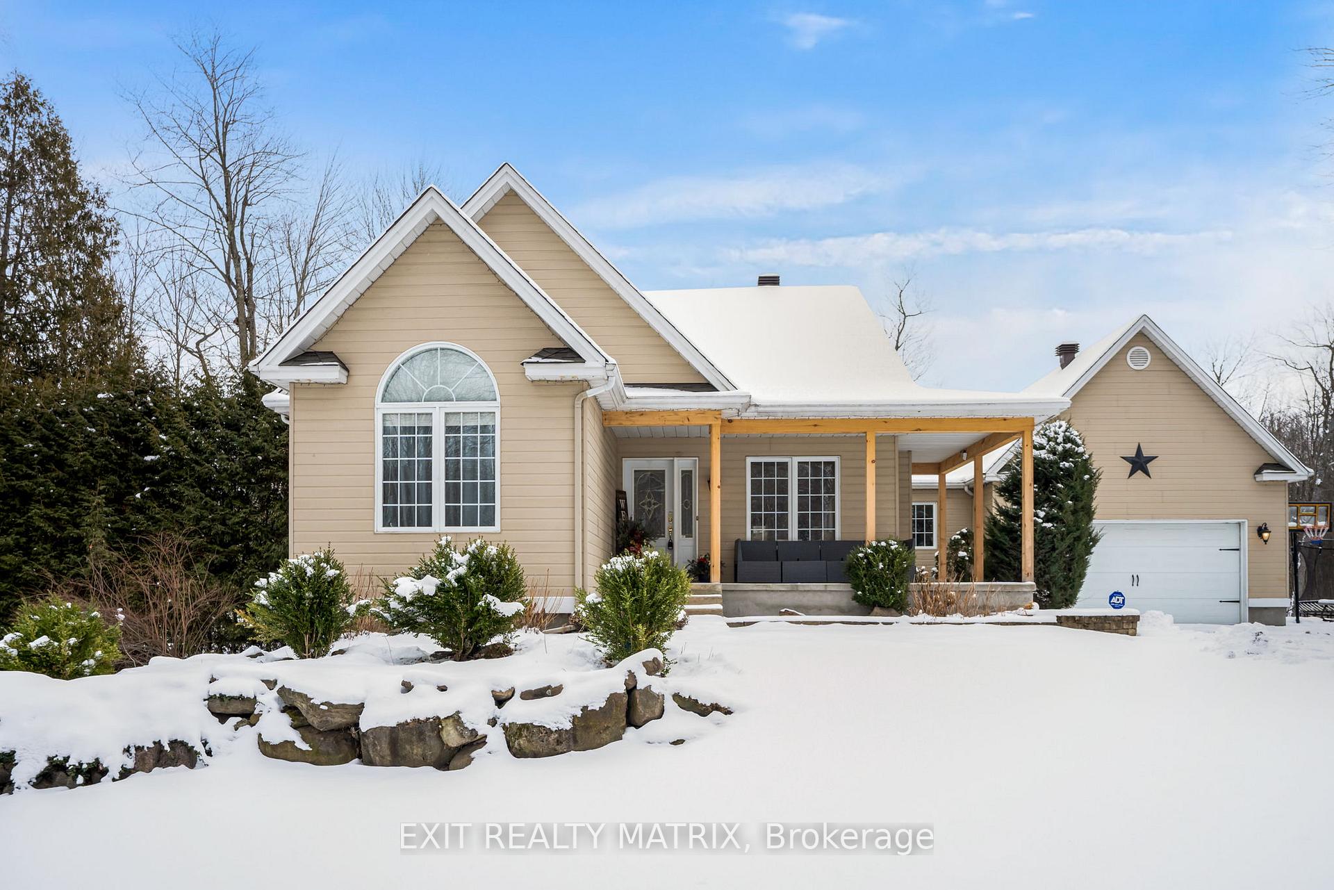 Photo 2 of 736 Fox Run Road, Champlain, Champlain Twp — HOMEH