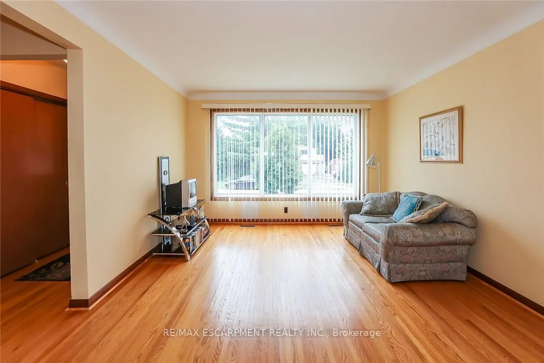 Photo 7 of 5750 Hodgson Avenue, Niagara Falls, Ascot — HOMEH