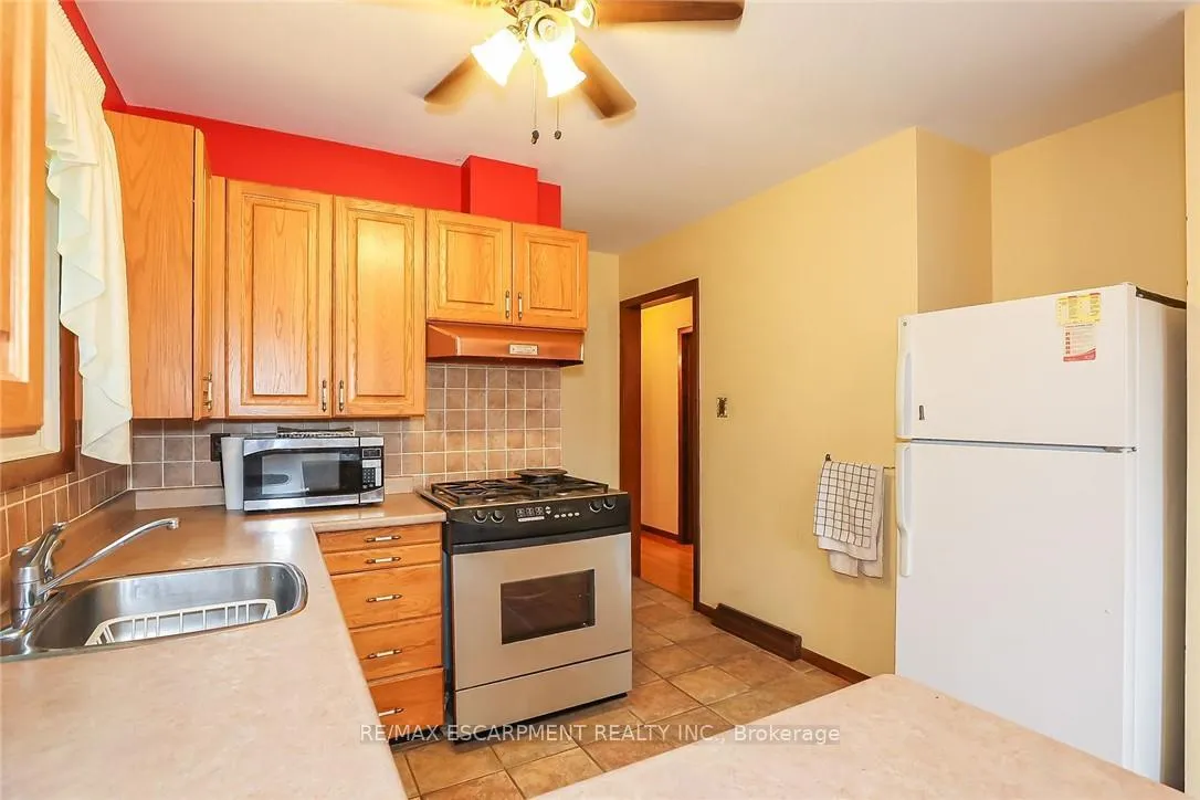 Photo 12 of 5750 Hodgson Avenue, Niagara Falls, Ascot — HOMEH