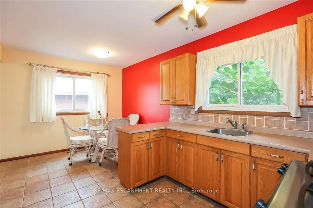 Photo 13 of 5750 Hodgson Avenue, Niagara Falls, Ascot — HOMEH