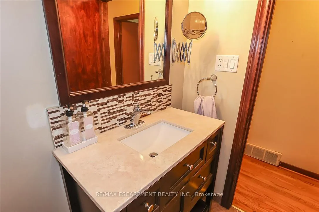 Photo 20 of 5750 Hodgson Avenue, Niagara Falls, Ascot — HOMEH