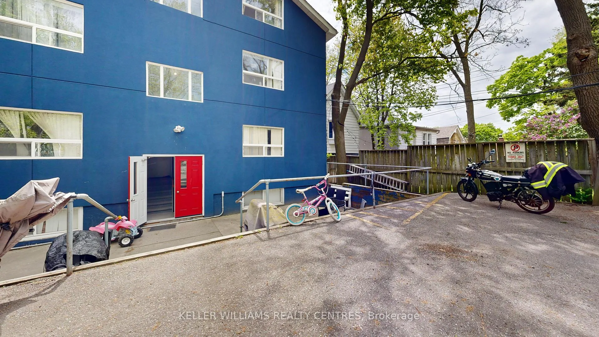 Photo 4 of 10 Ivy Avenue, Toronto, South Riverdale — HOMEH