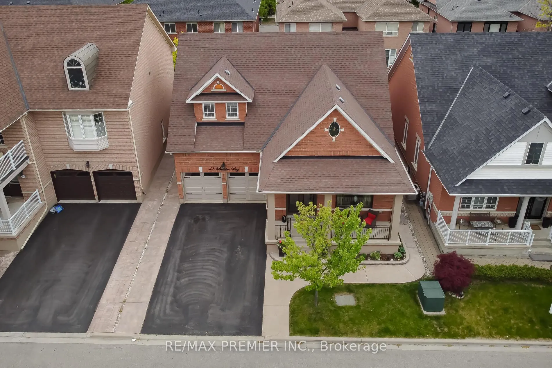 Photo 3 of 48 Braden Way, Vaughan, Vellore Village — HOMEH