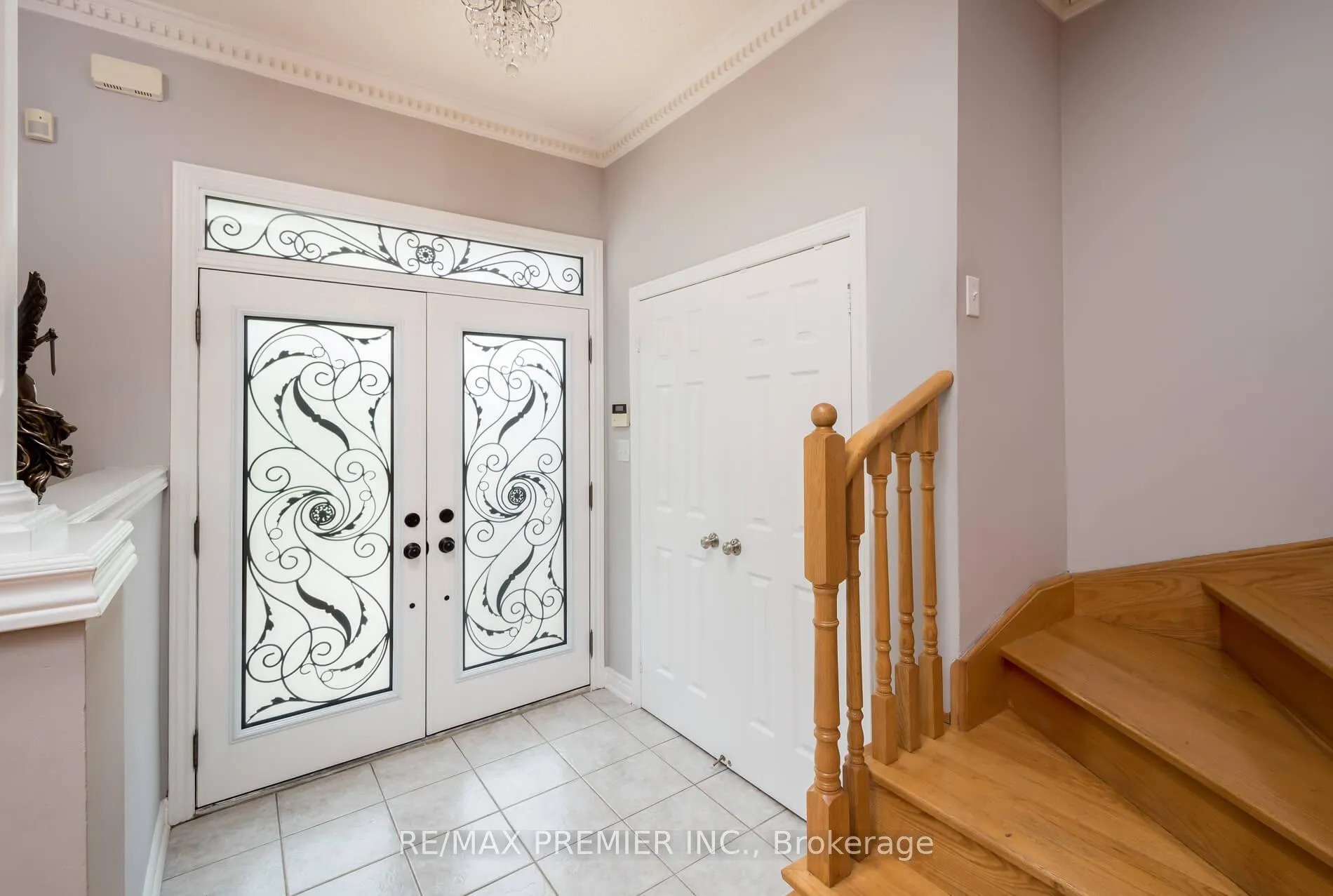 Photo 5 of 48 Braden Way, Vaughan, Vellore Village — HOMEH