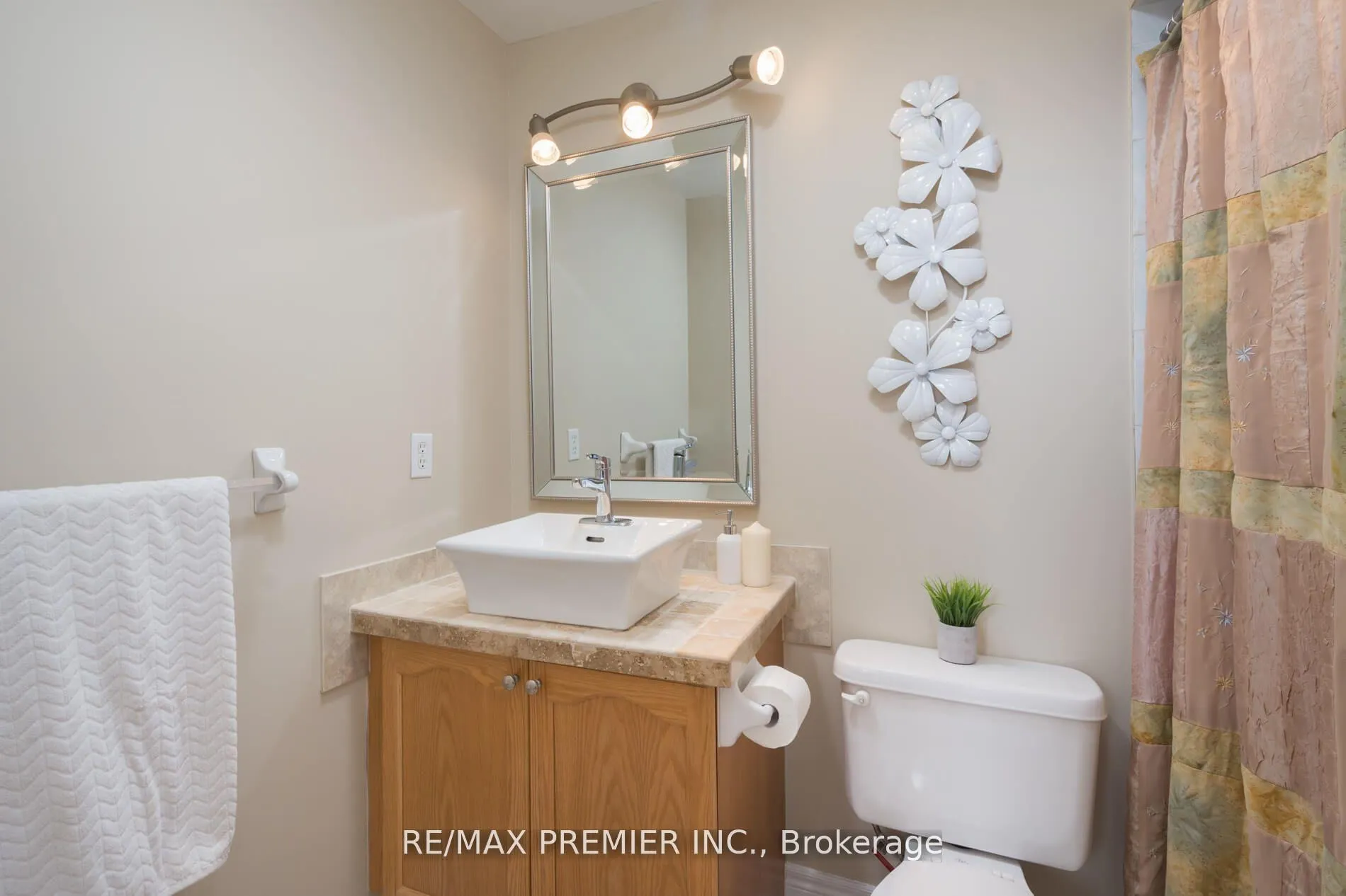 Photo 18 of 48 Braden Way, Vaughan, Vellore Village — HOMEH