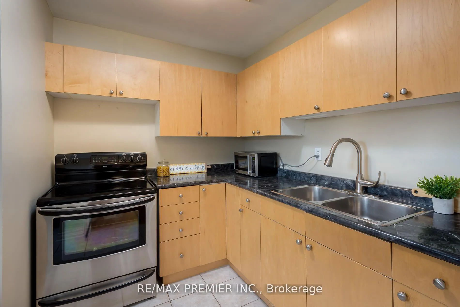 Photo 22 of 48 Braden Way, Vaughan, Vellore Village — HOMEH
