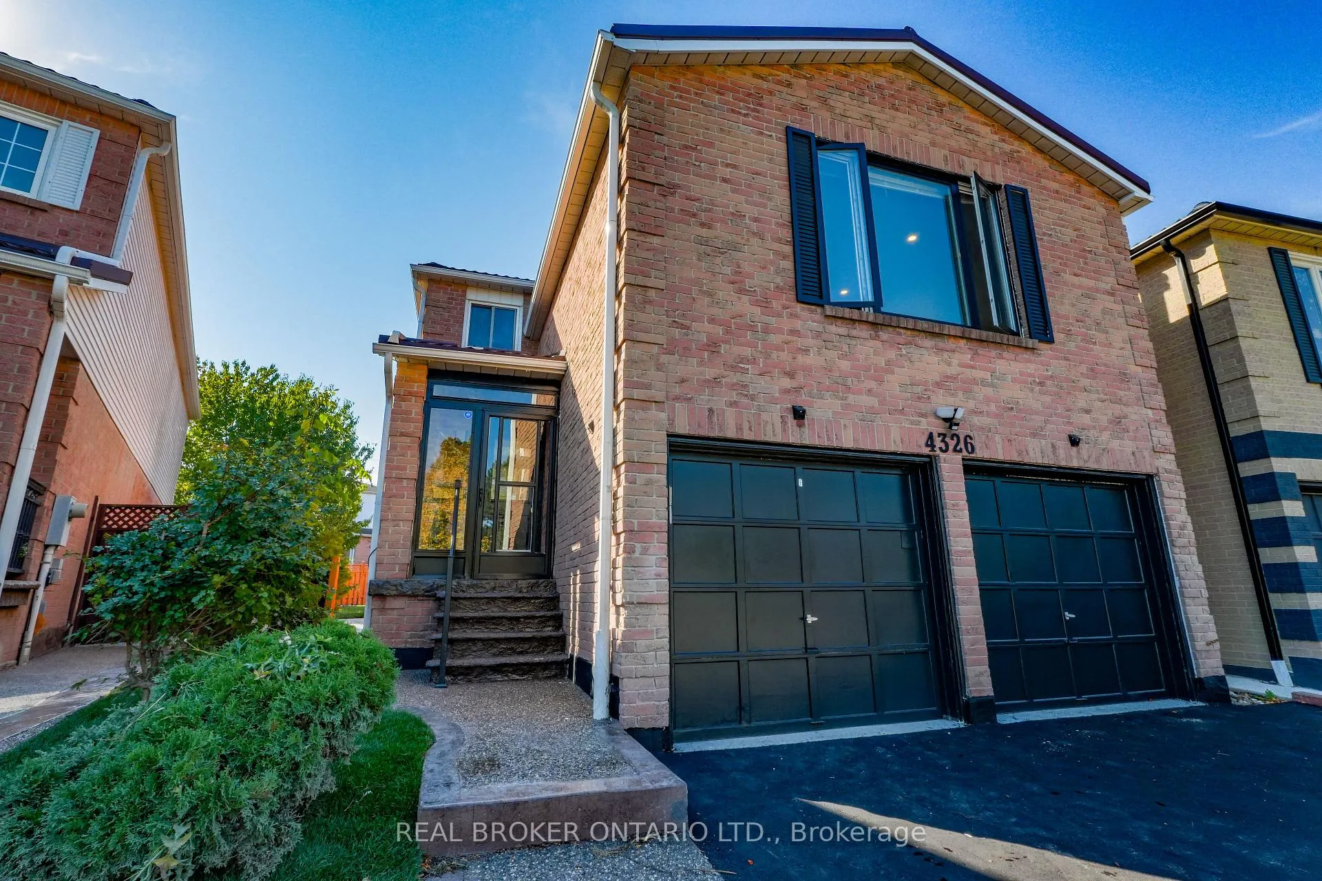 Front of 4326 Waterford Crescent