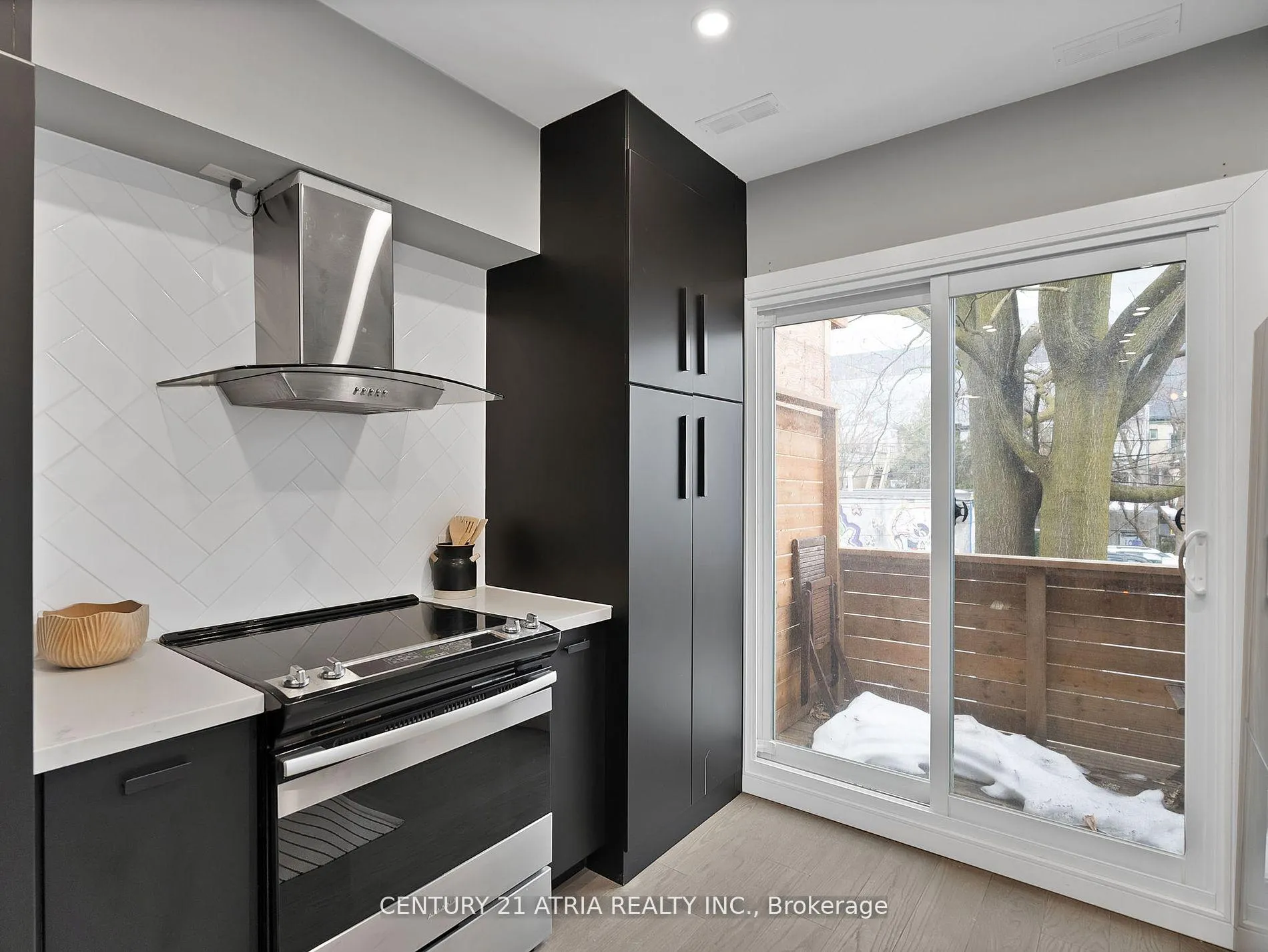Photo 11 of 15 Rebecca Street, Toronto, Trinity-Bellwoods — HOMEH