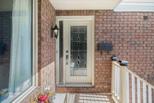 Photo 3 of 27 Briermoor Crescent, Ottawa, Hunt Club Park/Greenboro — HOMEH