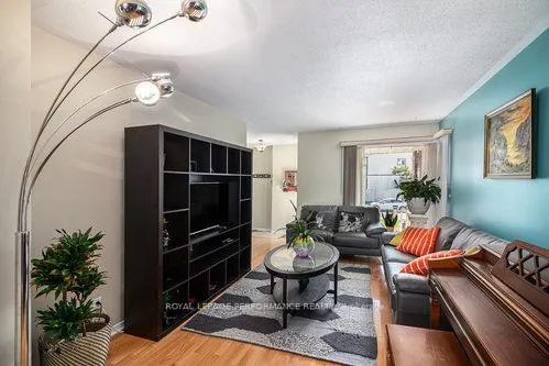 Photo 8 of 27 Briermoor Crescent, Ottawa, Hunt Club Park/Greenboro — HOMEH