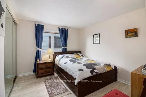 Photo 19 of 27 Briermoor Crescent, Ottawa, Hunt Club Park/Greenboro — HOMEH