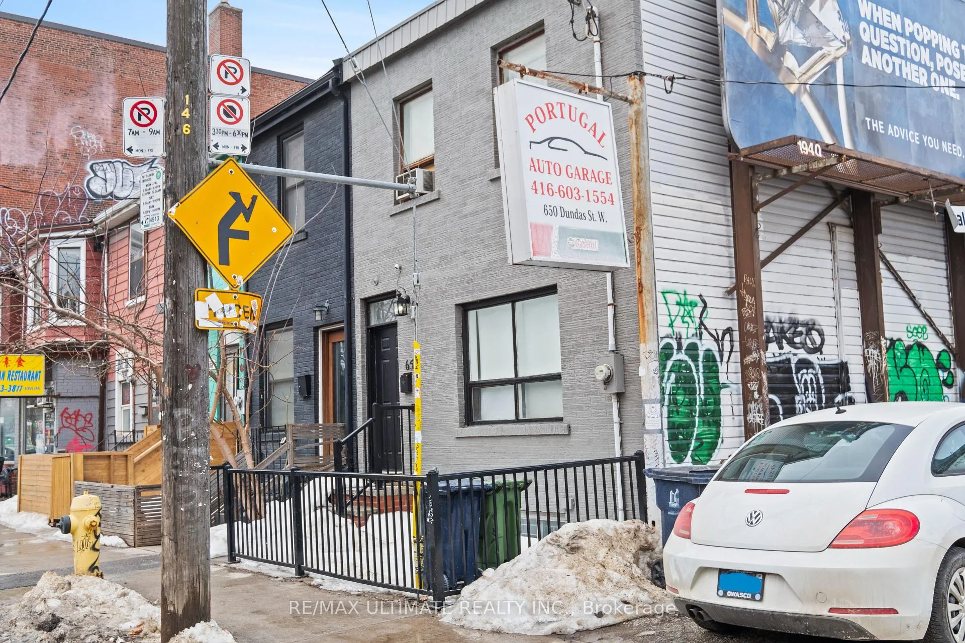 Photo 2 of 658 Dundas Street W, Toronto, Kensington-Chinatown — HOMEH