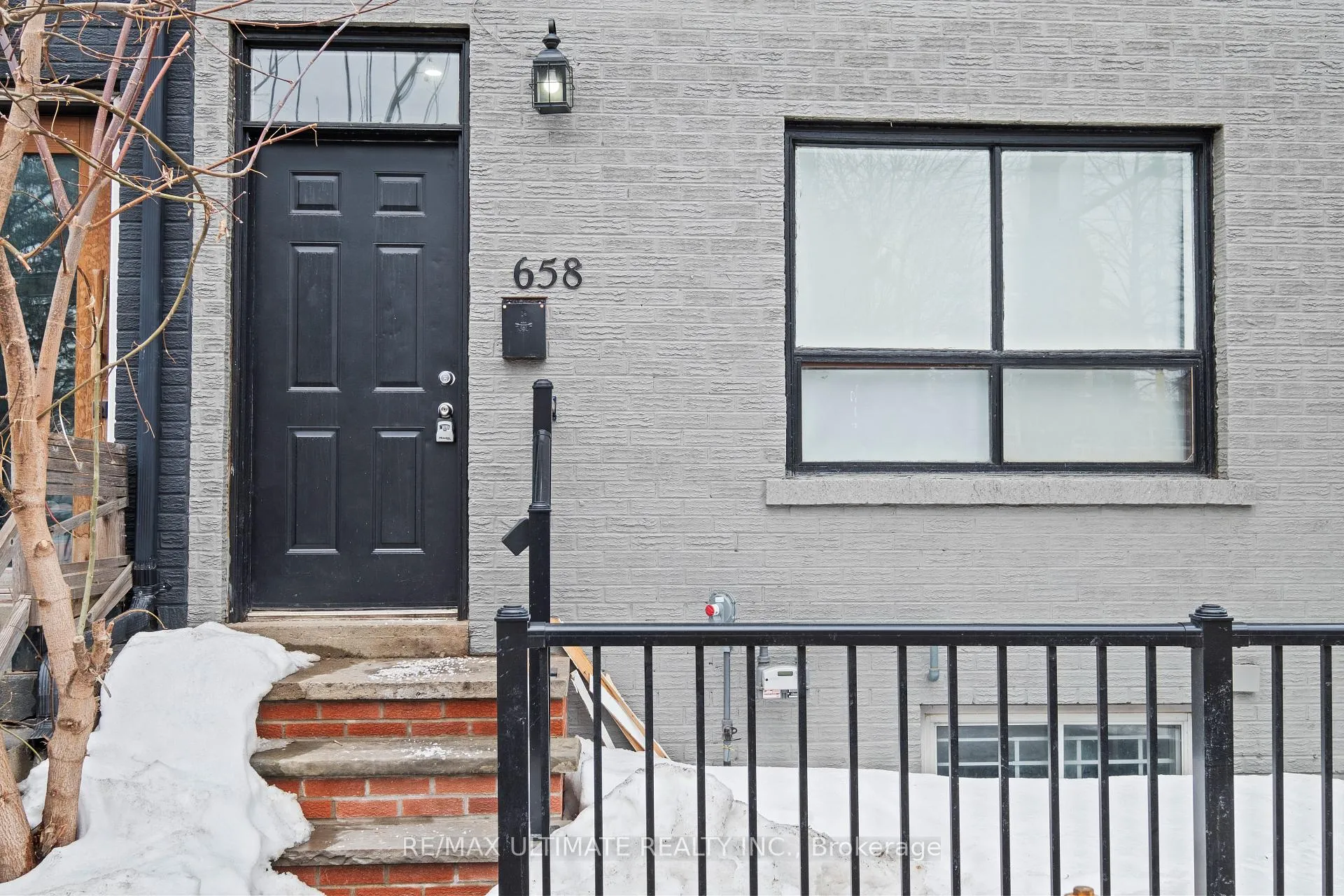 Photo 4 of 658 Dundas Street W, Toronto, Kensington-Chinatown — HOMEH